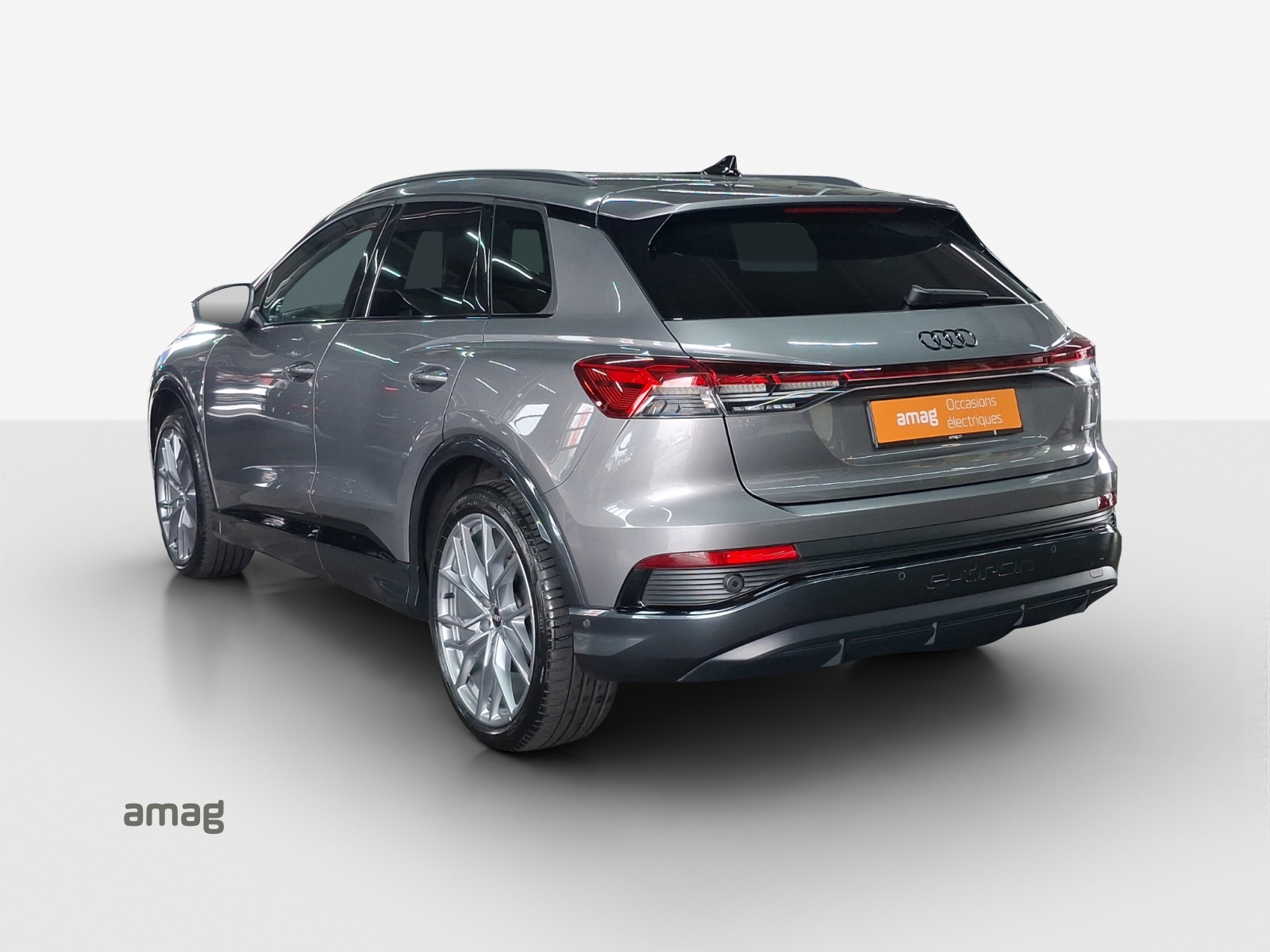 AUDI Q4 e-tron 50 quattro-showroom-element-2