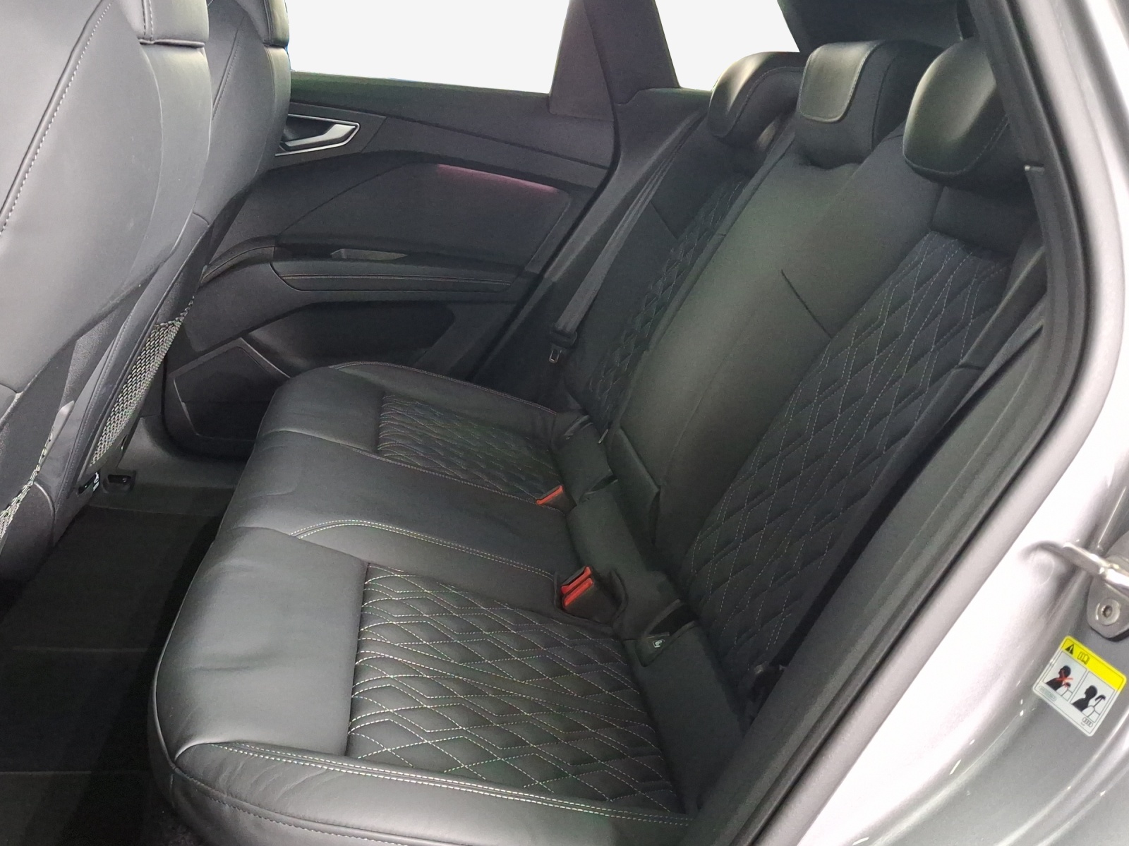 AUDI Q4 e-tron 50 quattro-image-11