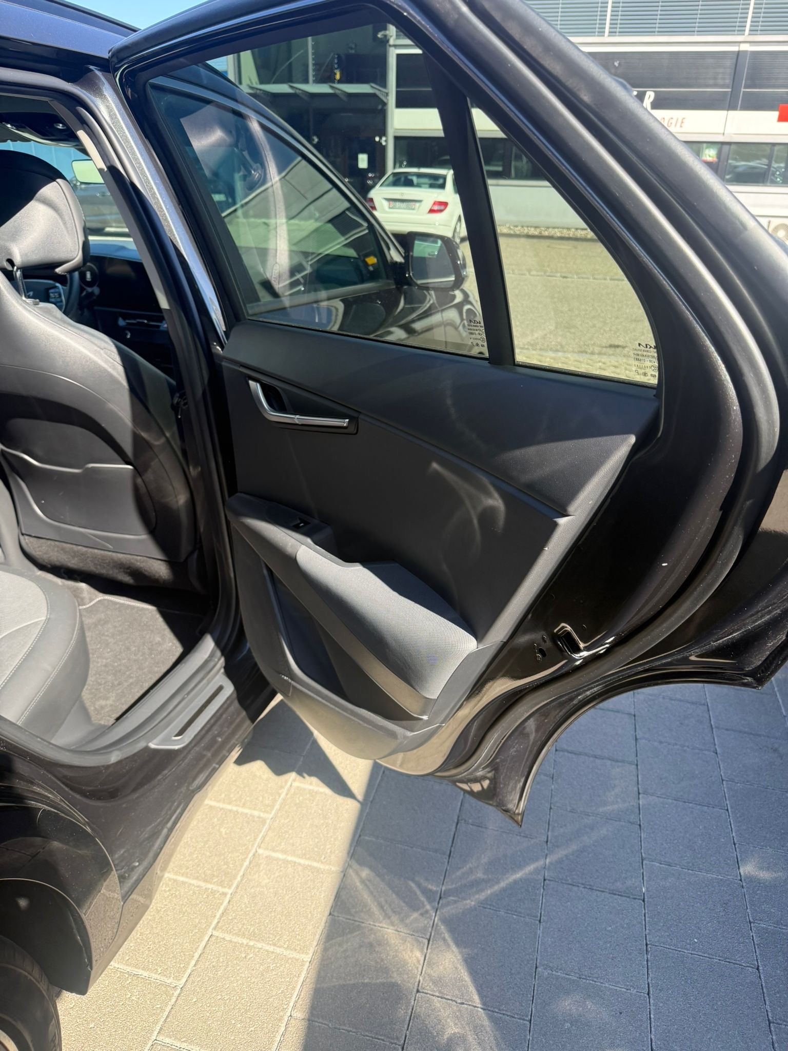 KIA Niro 1.6GDi Hybrid DCT Style-image-16