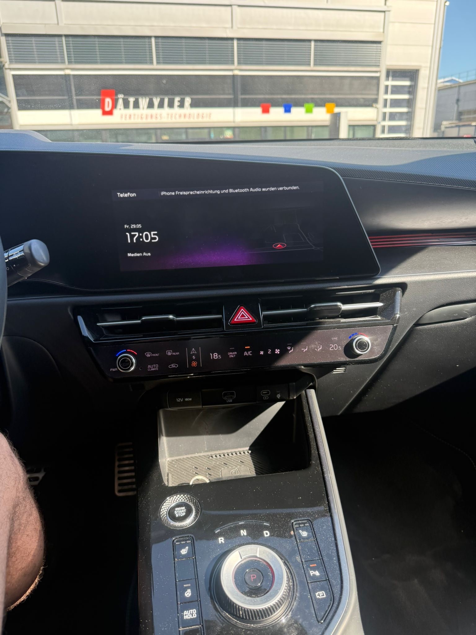 KIA Niro 1.6GDi Hybrid DCT Style-image-17