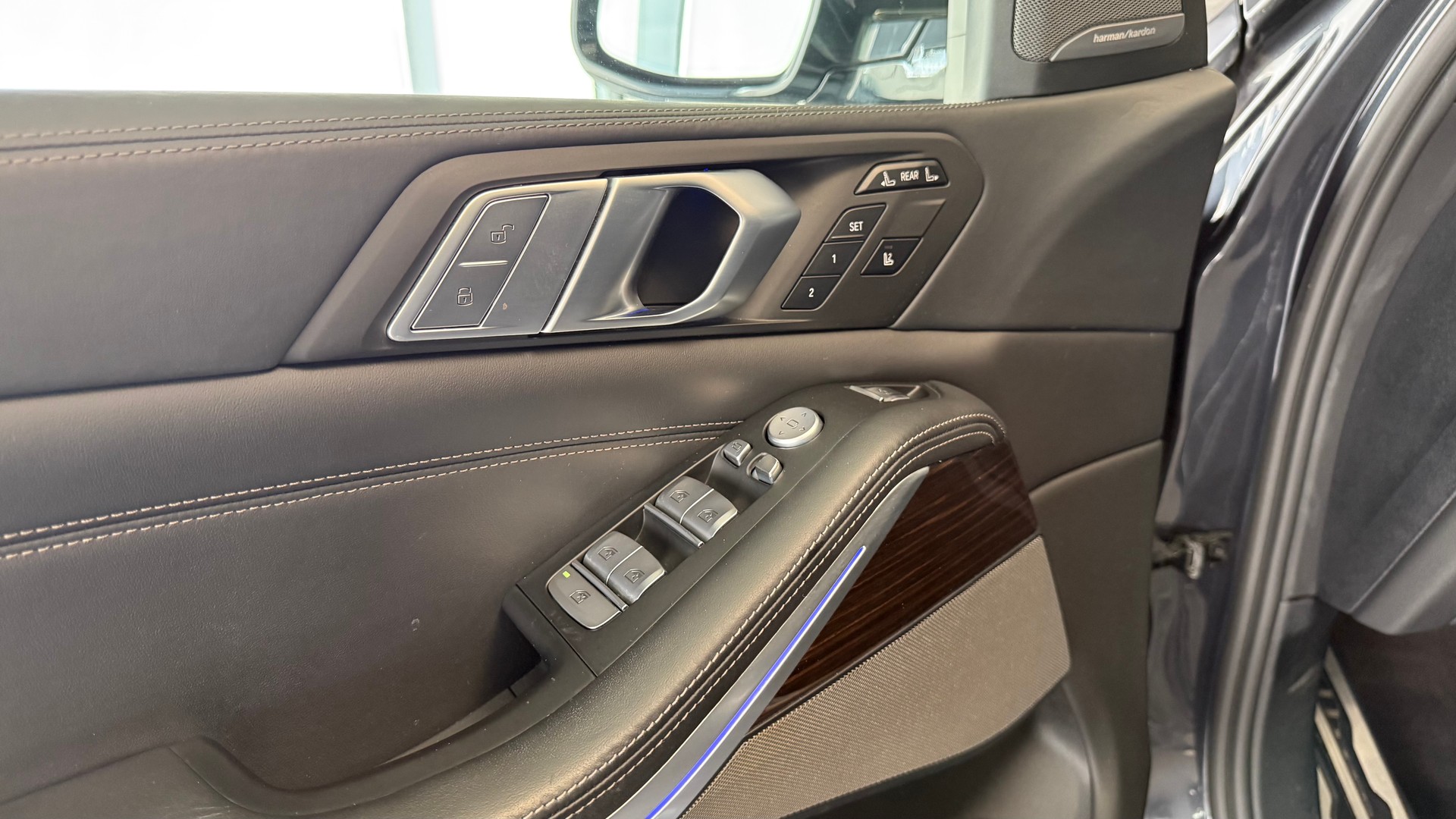 BMW X7 40d xDrive-image-11