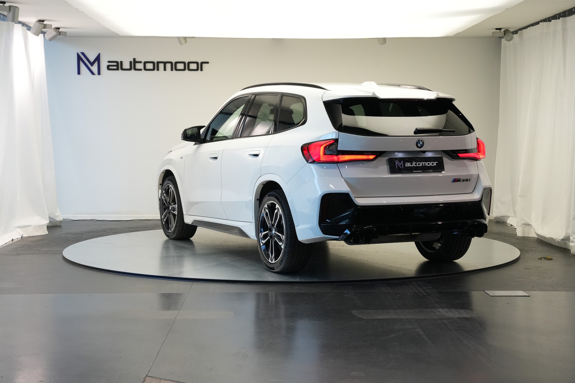 BMW X1 xDrive M35i *LED* *Komfortzugang*-image-6