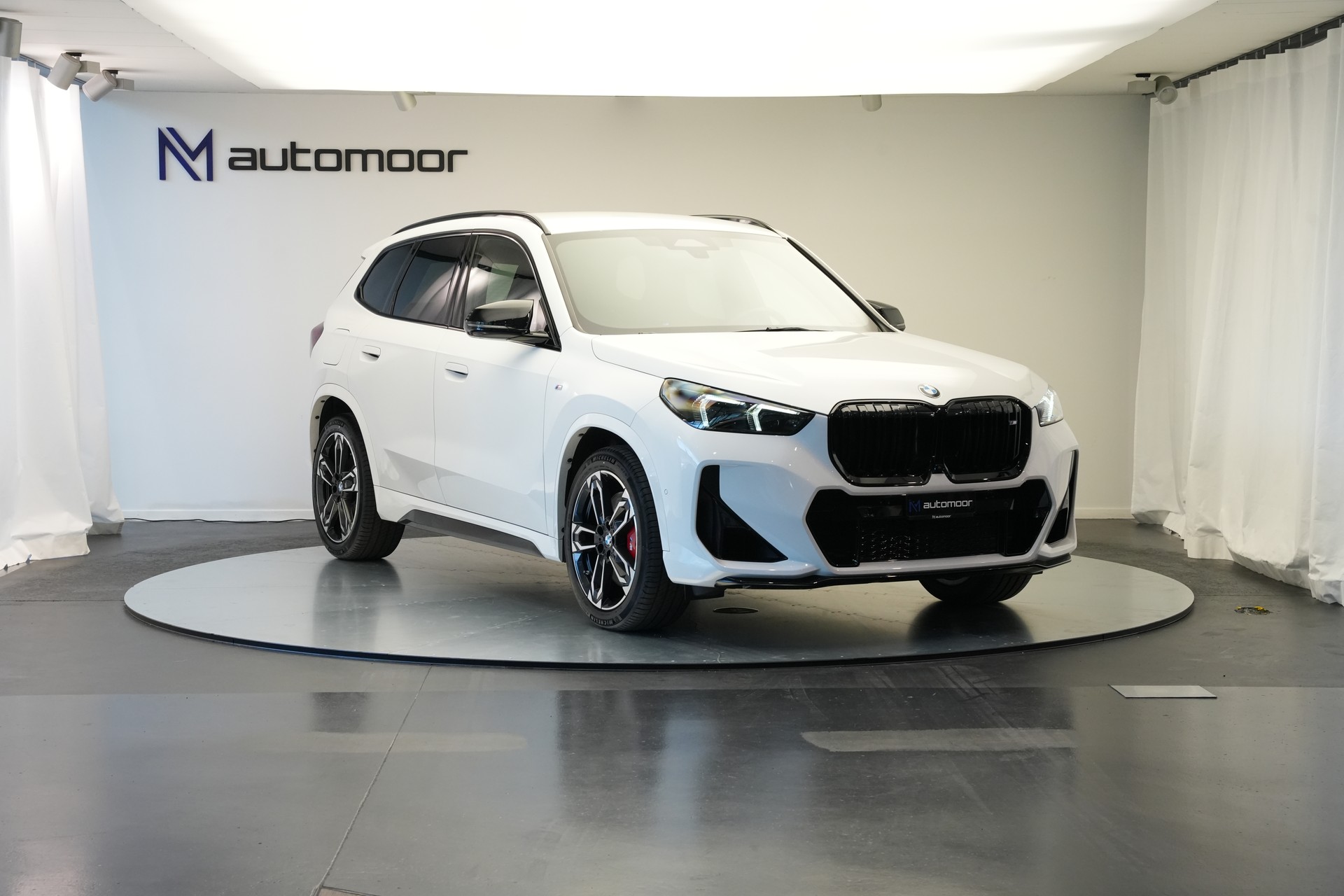 BMW X1 xDrive M35i *LED* *Komfortzugang*-showroom-element-2