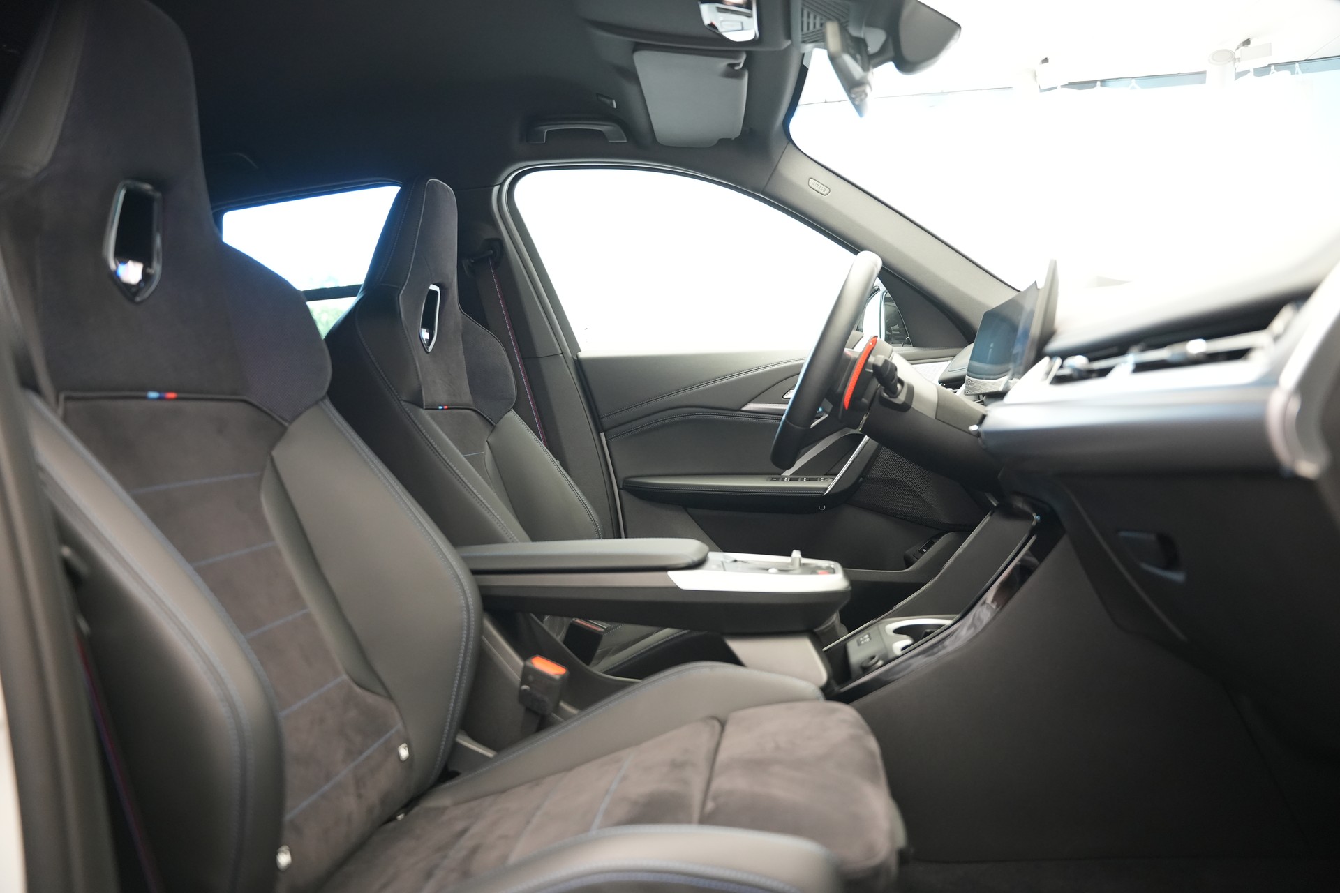 BMW X1 xDrive M35i *LED* *Komfortzugang*-image-13