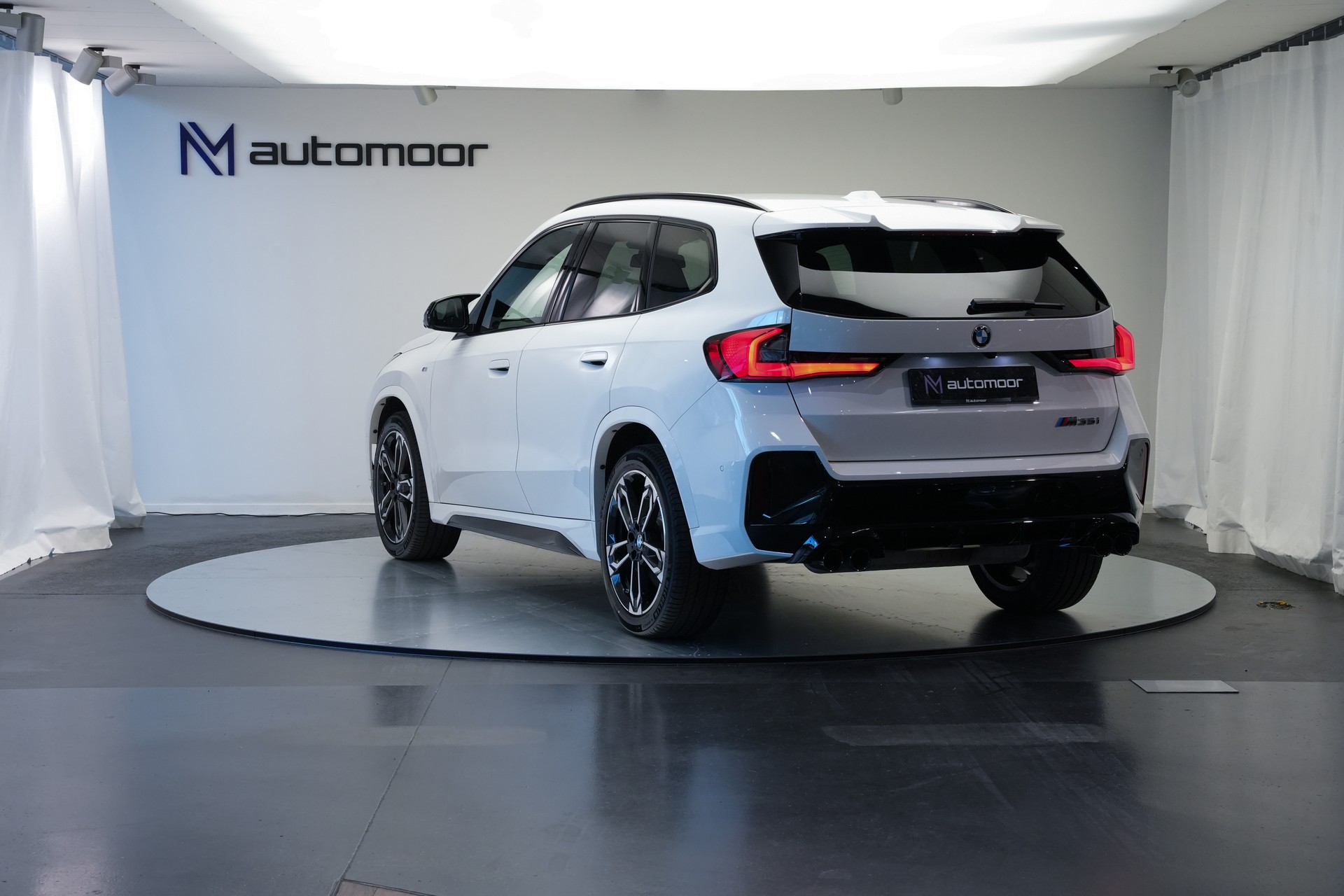 BMW X1 xDrive M35i *LED* *Komfortzugang*-image-6