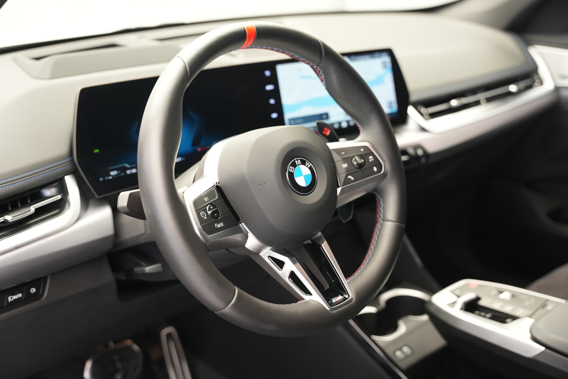 BMW X1 xDrive M35i *LED* *Komfortzugang*-image-19