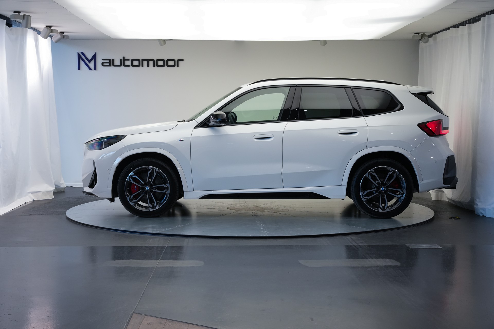 BMW X1 xDrive M35i *LED* *Komfortzugang*-image-8