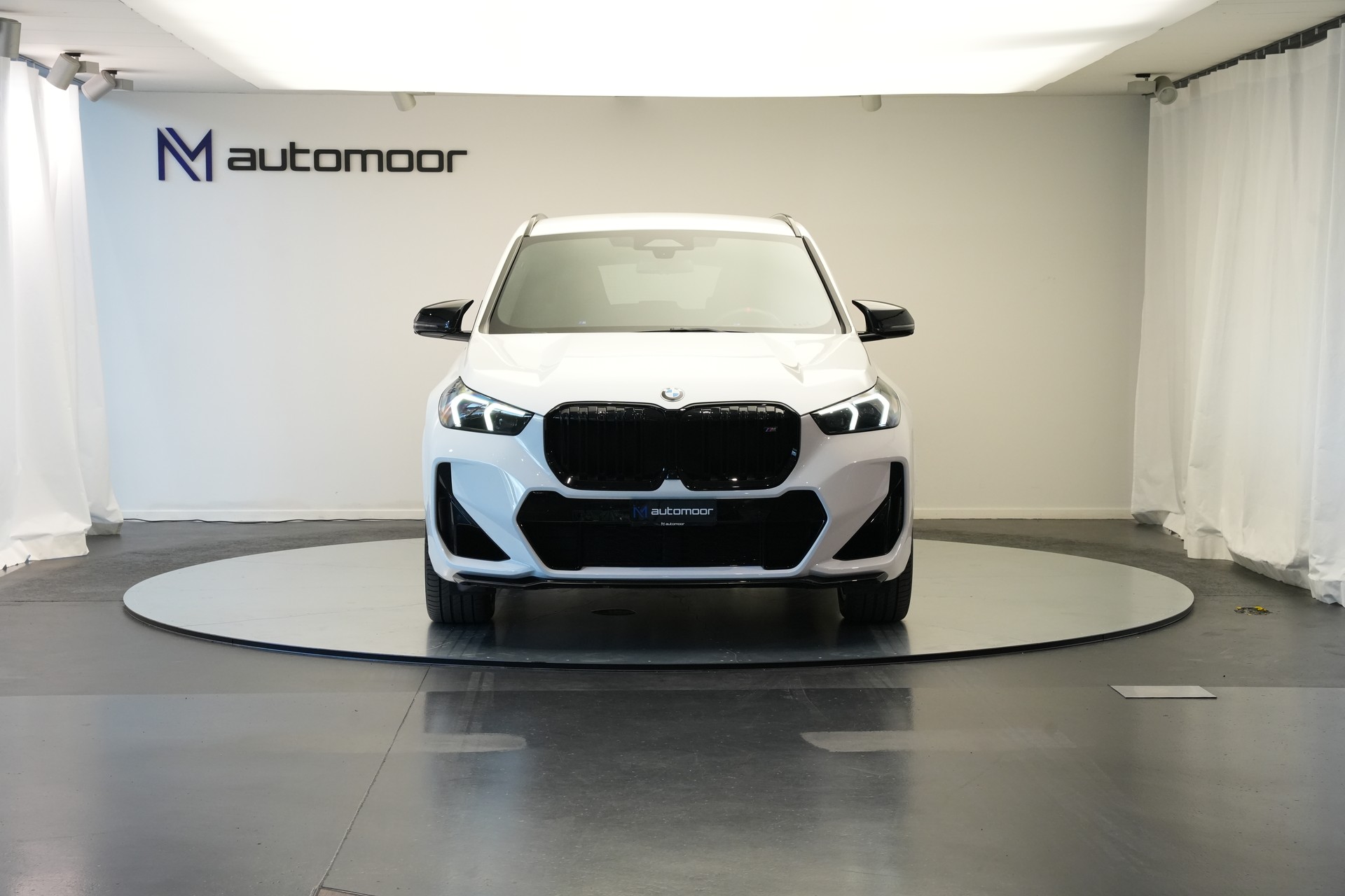 BMW X1 xDrive M35i *LED* *Komfortzugang*-showroom-element-1