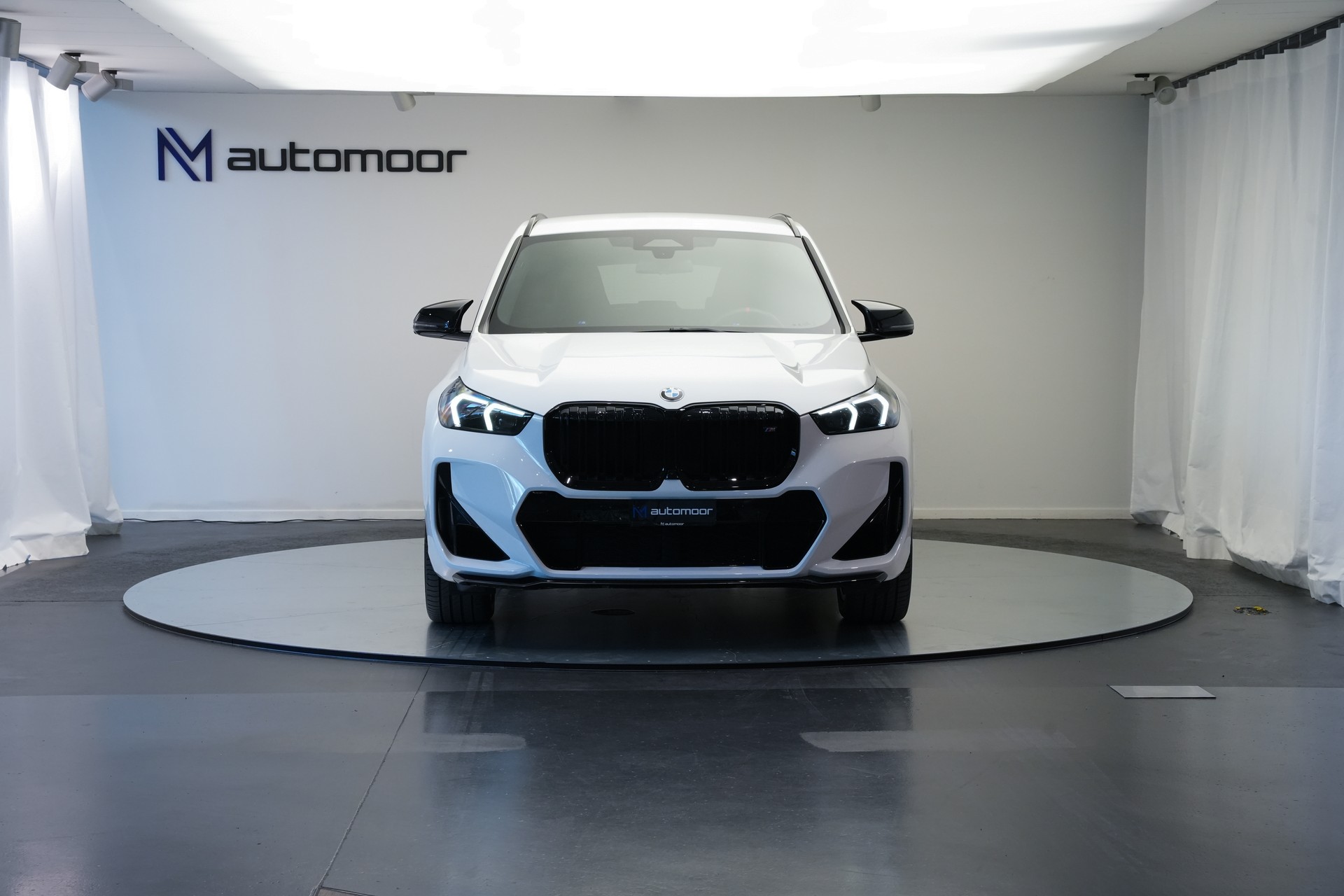 BMW X1 xDrive M35i *LED* *Komfortzugang*-showroom-element-1