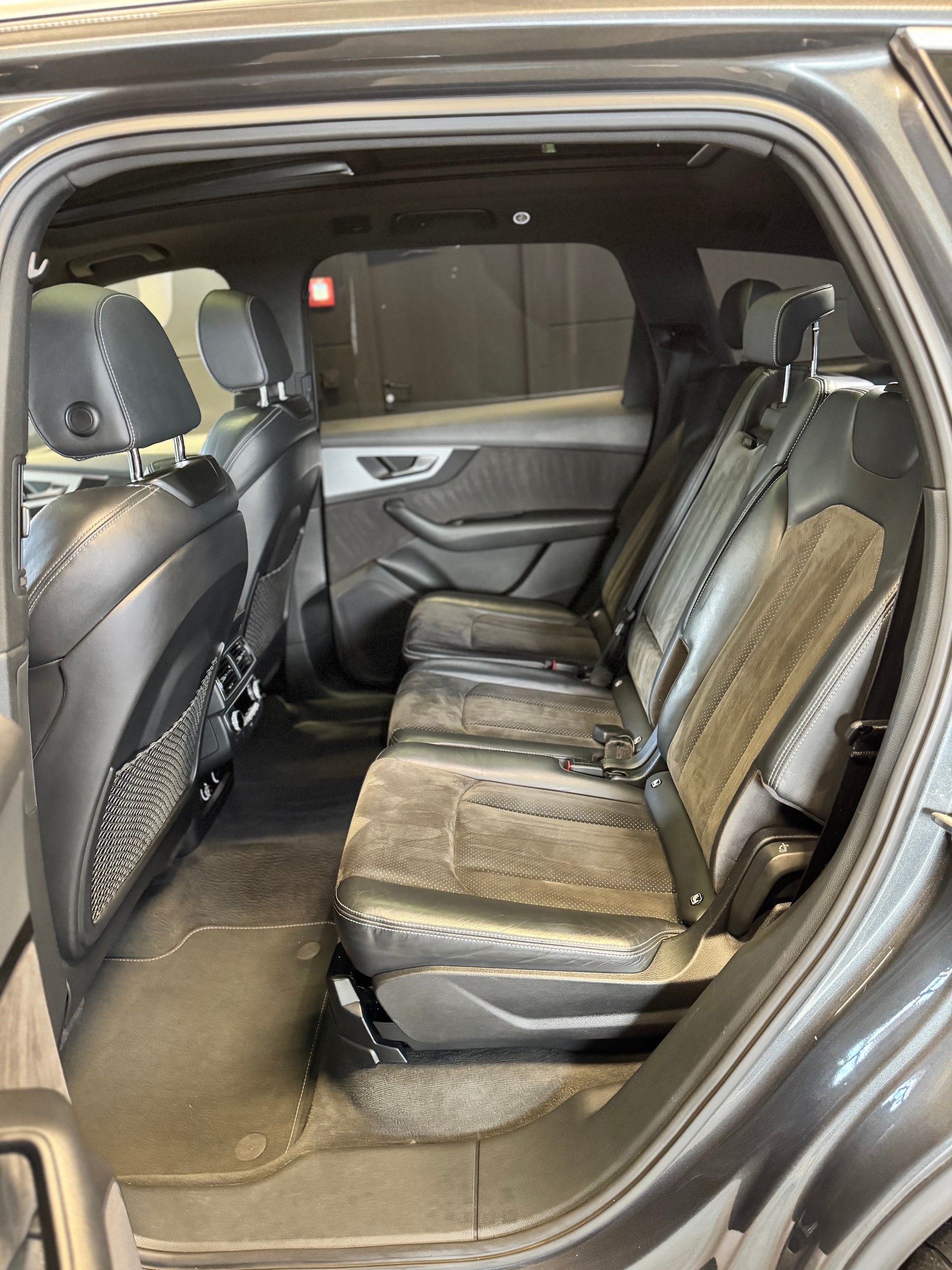 AUDI Q7 50 TDI quattro tiptronic *7Plätzer*-image-10