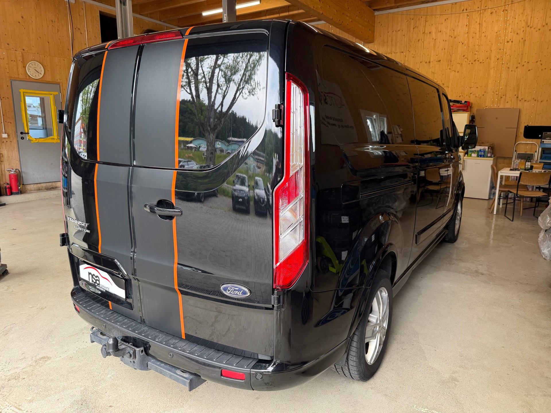 FORD Transit Custom Van 320 L2H1 Sport-showroom-element-3