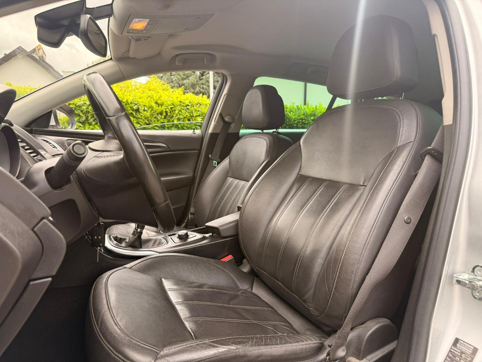 OPEL Insignia Sports Tourer 1.6 Turbo Cosmo-image-13