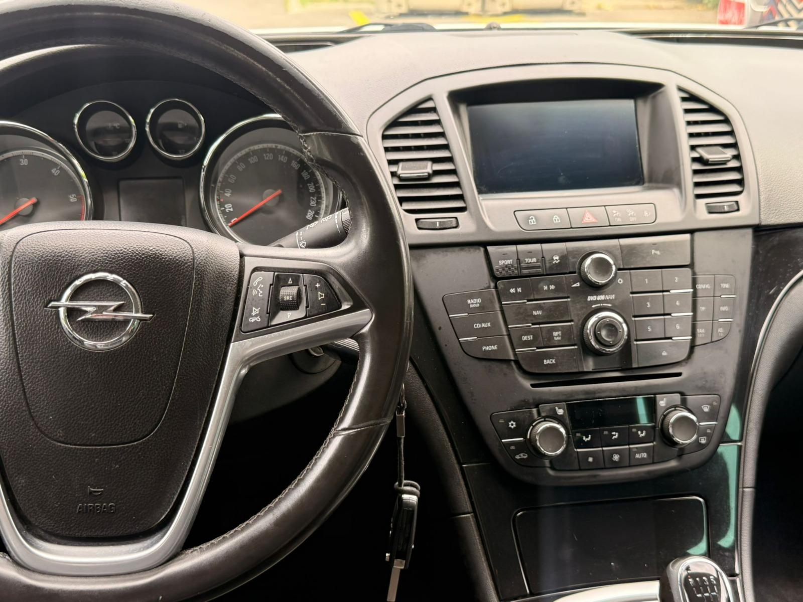 OPEL Insignia Sports Tourer 1.6 Turbo Cosmo-image-19