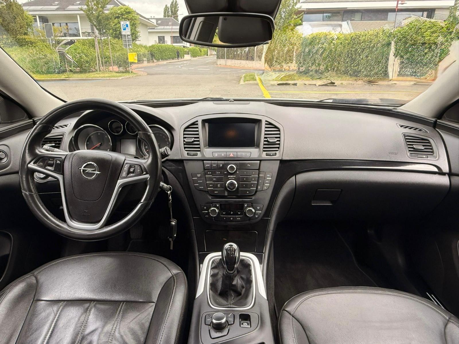 OPEL Insignia Sports Tourer 1.6 Turbo Cosmo-image-10