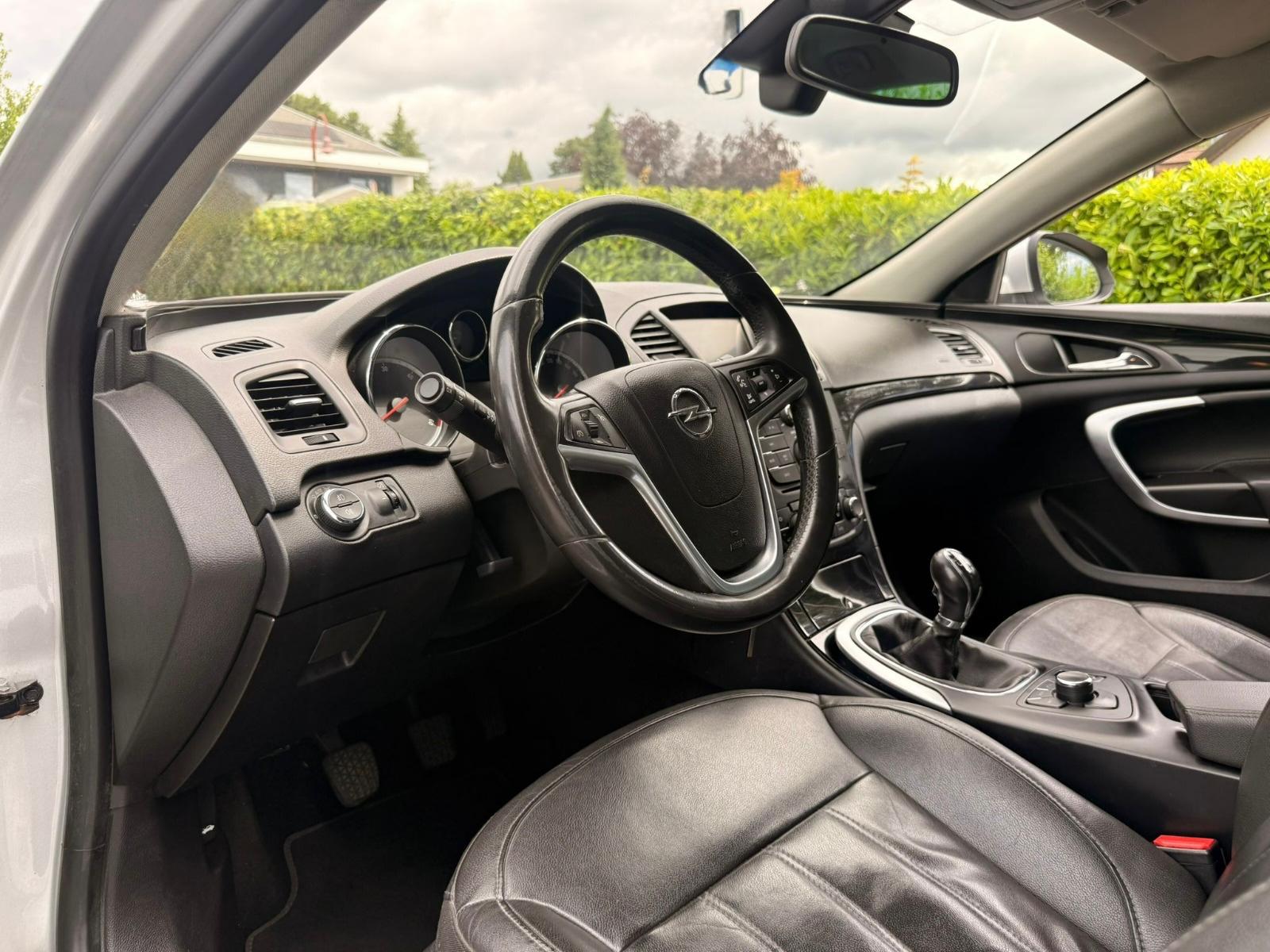 OPEL Insignia Sports Tourer 1.6 Turbo Cosmo-image-9
