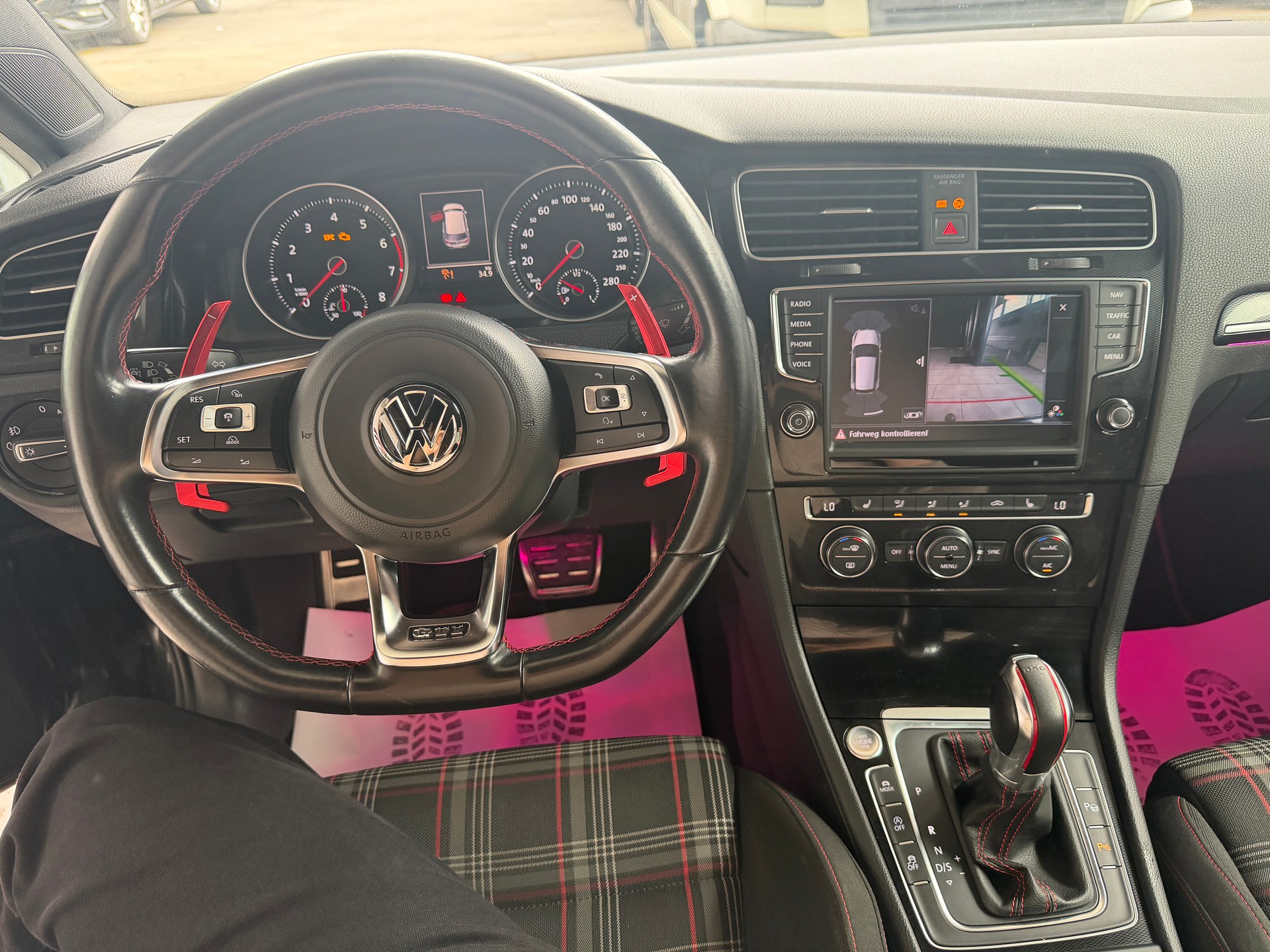 VW Golf 2.0 TSI GTI Performance-image-7