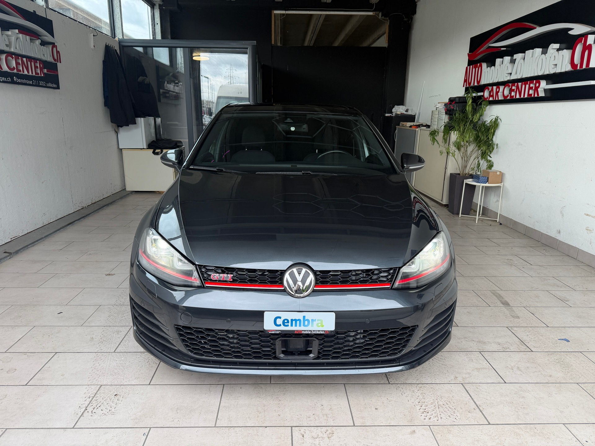 VW Golf 2.0 TSI GTI Performance-image-1