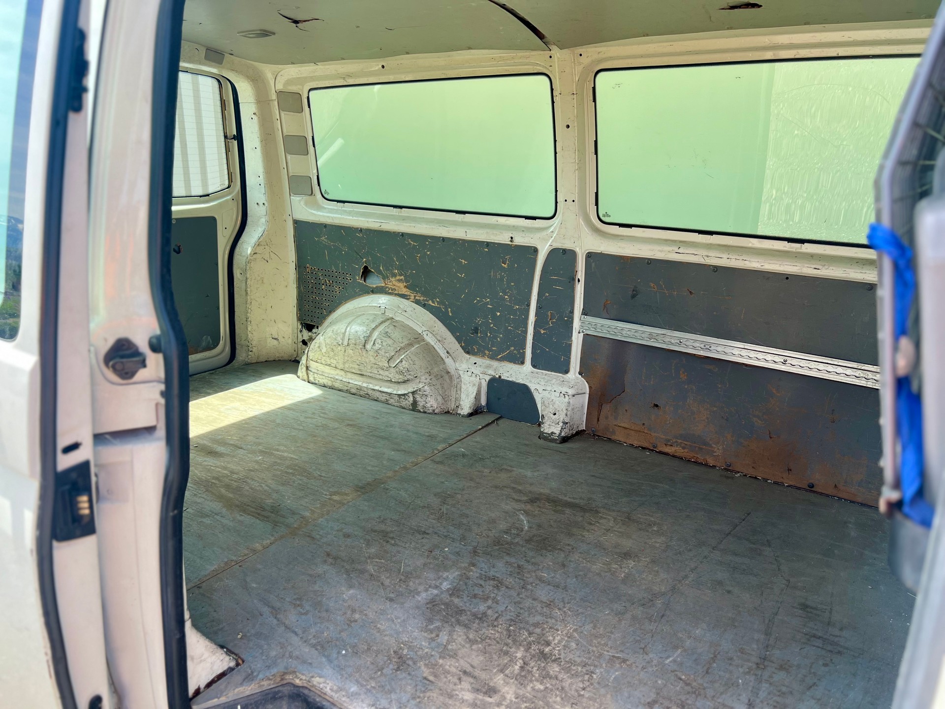 VW T5 2.5 TDI PD 4MOTION 4x4 langer Radstand-image-11
