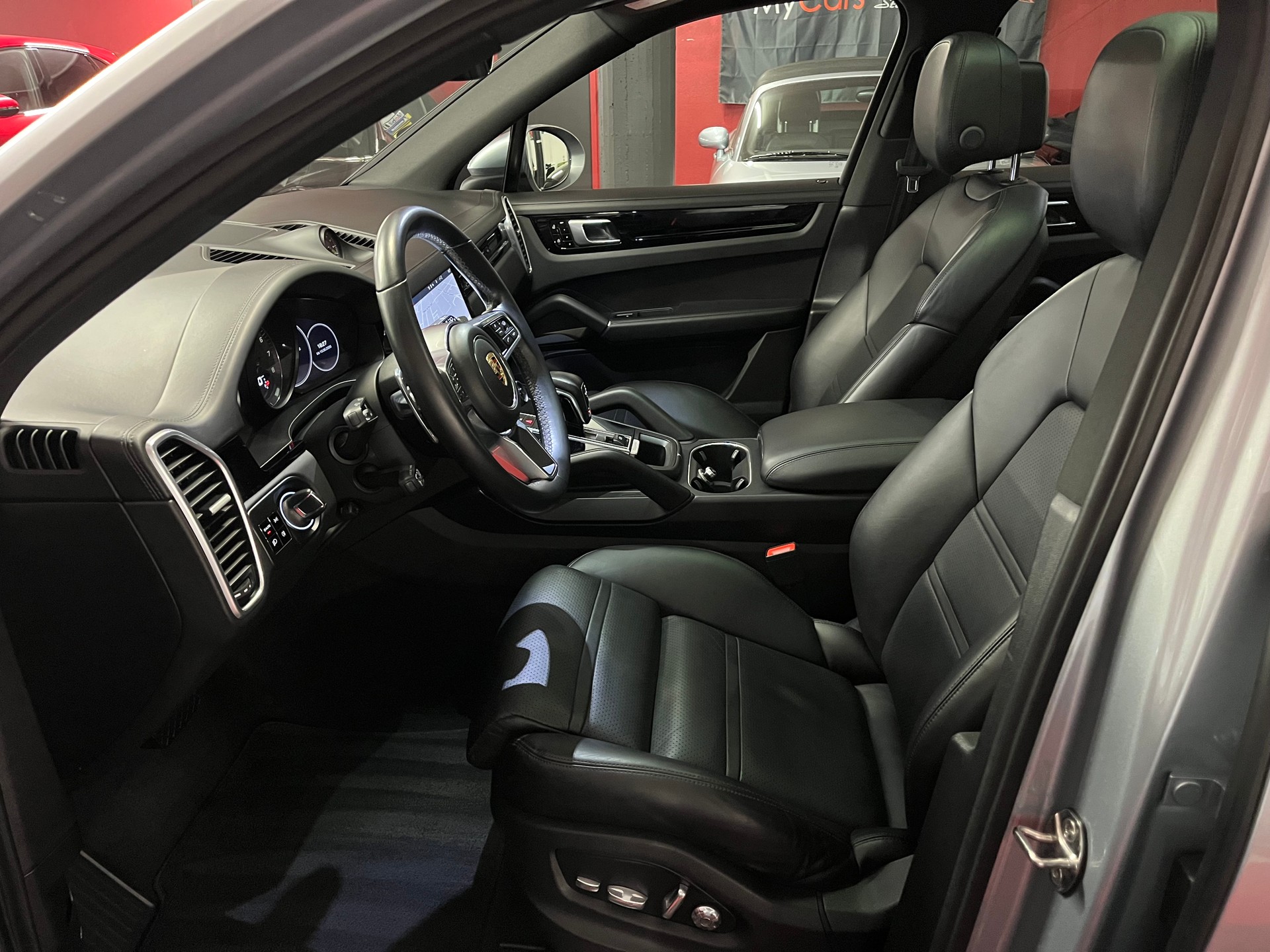 PORSCHE Cayenne E-Hybrid-image-12