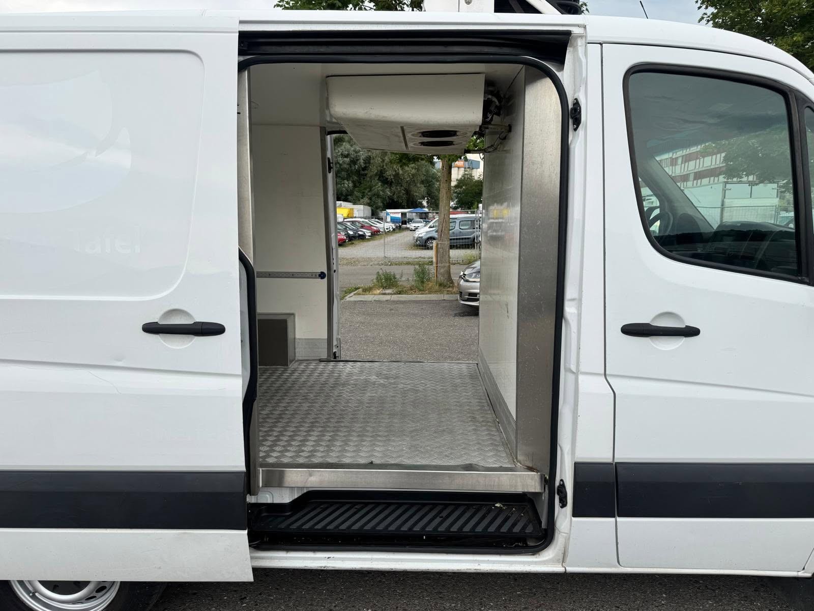 MERCEDES-BENZ Sprinter 313 CDI Tiefkühlkastenwagen bis -15-image-5