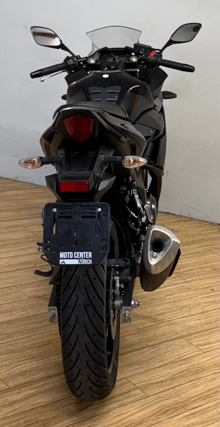 SUZUKI GSX-R 250 L7-image-3