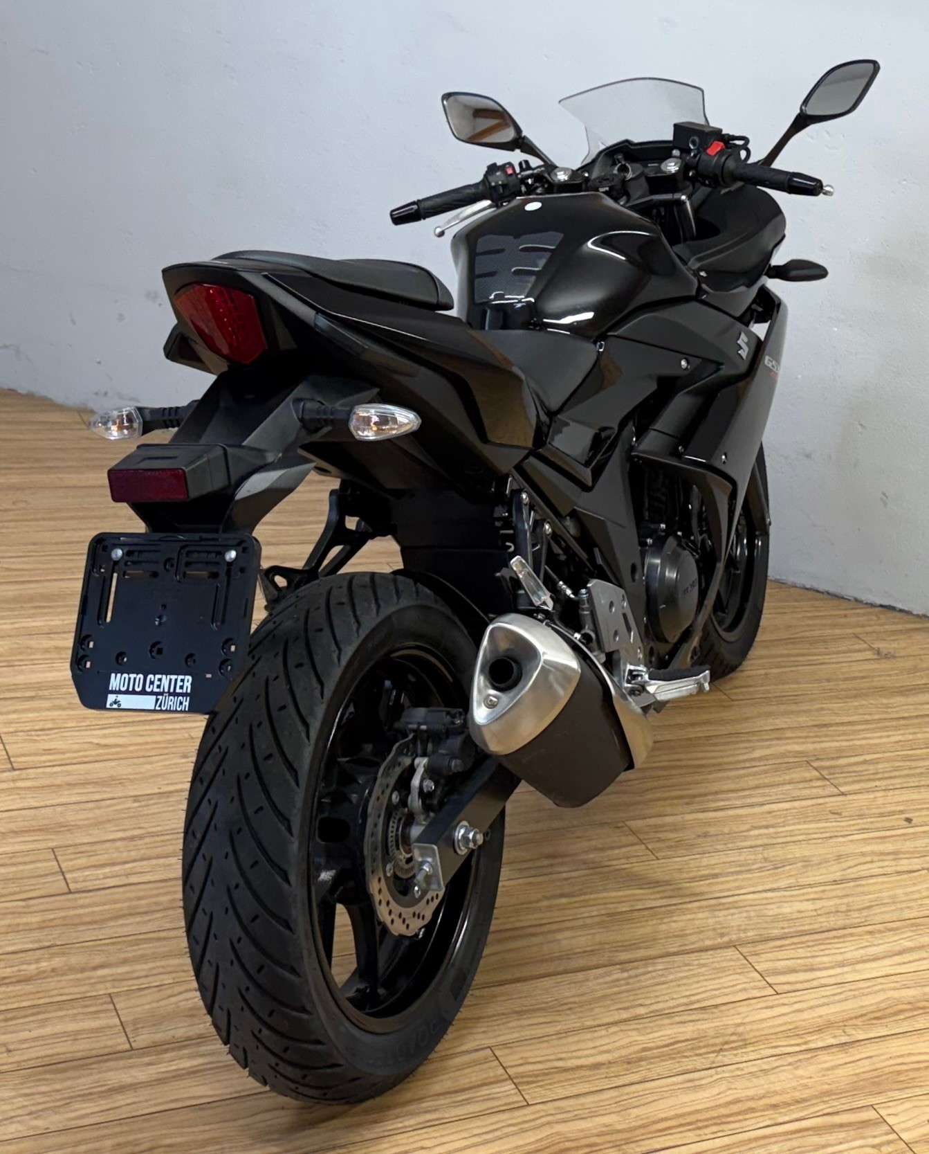 SUZUKI GSX-R 250 L7-image-2