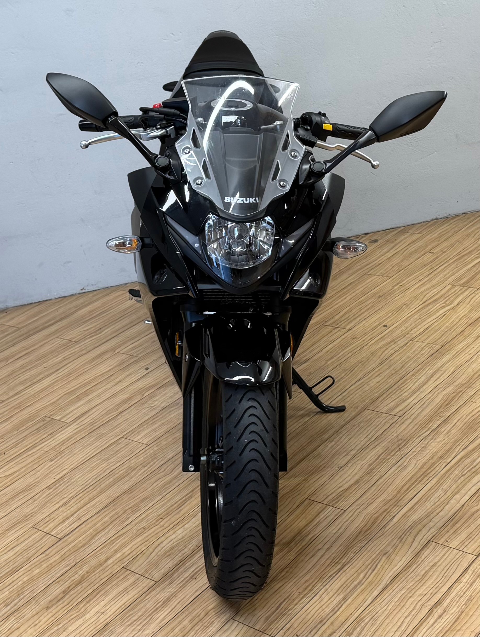 SUZUKI GSX-R 250 L7-image-7