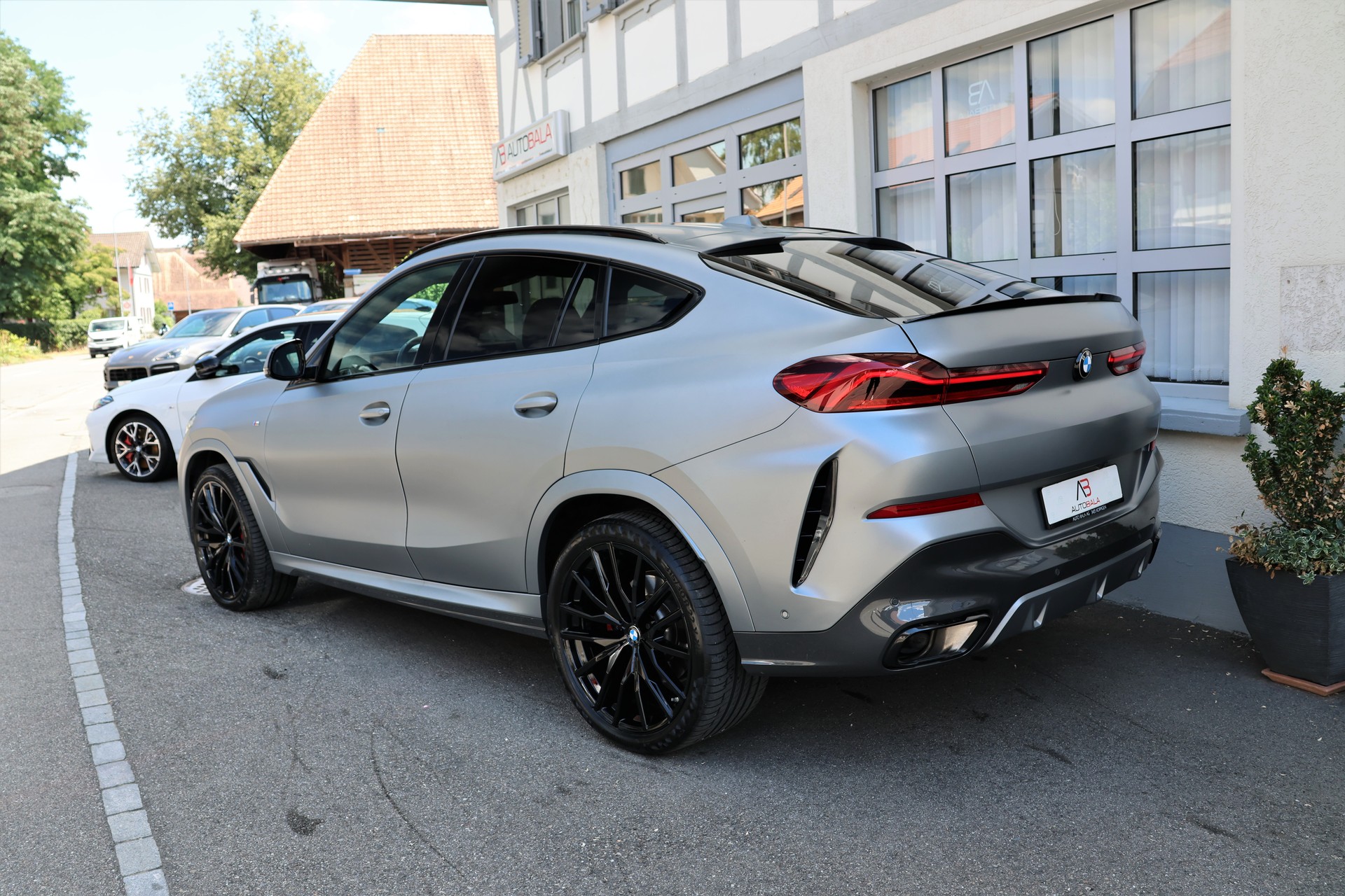 BMW X6 xDrive 48V 30d M Sport Pro Steptronic (CH) *FROZEN GREY*-image-6