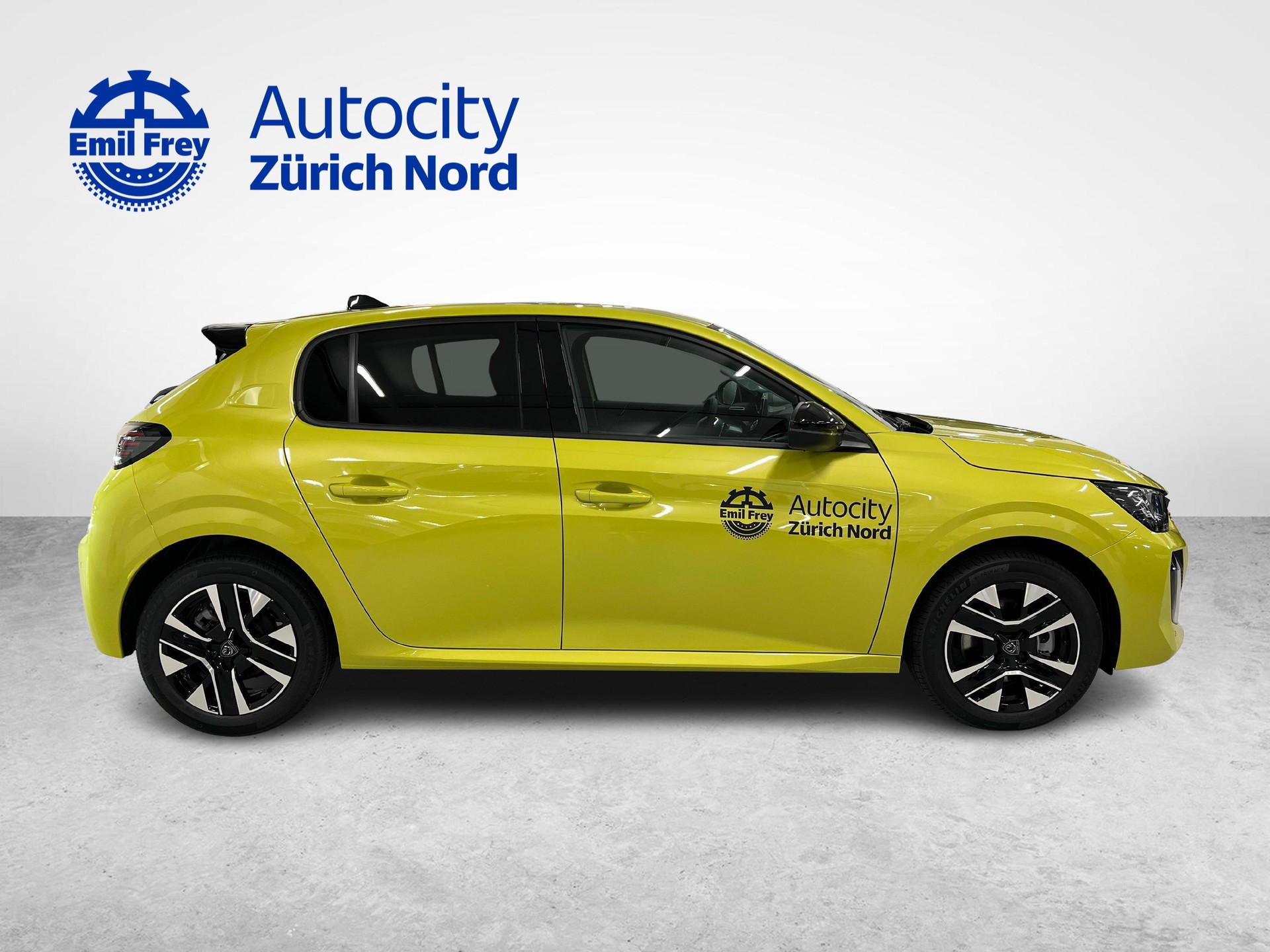 PEUGEOT 208 1.2 Hybrid Allure Premium-image-5