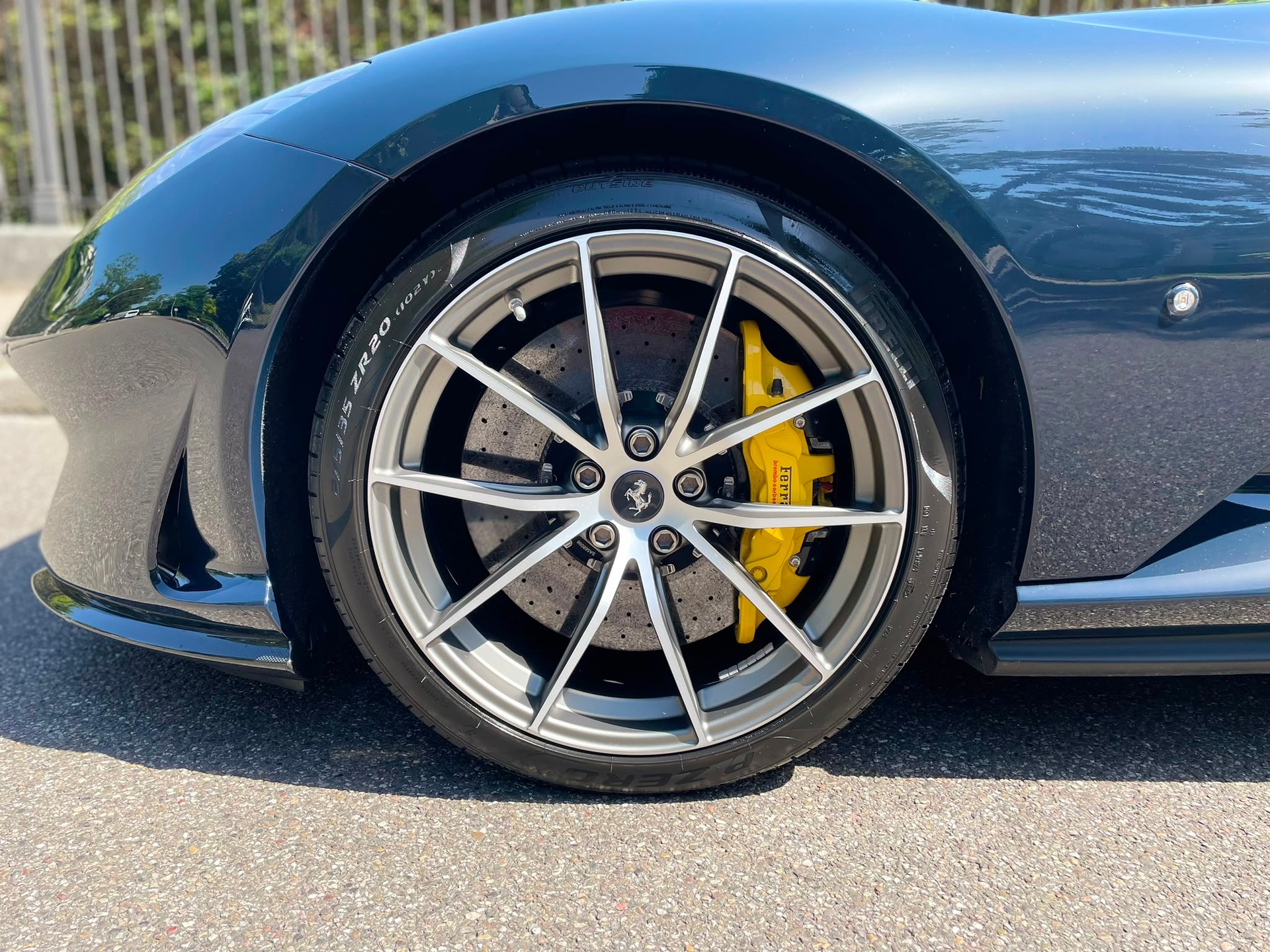 FERRARI 812 GTS-showroom-element-3