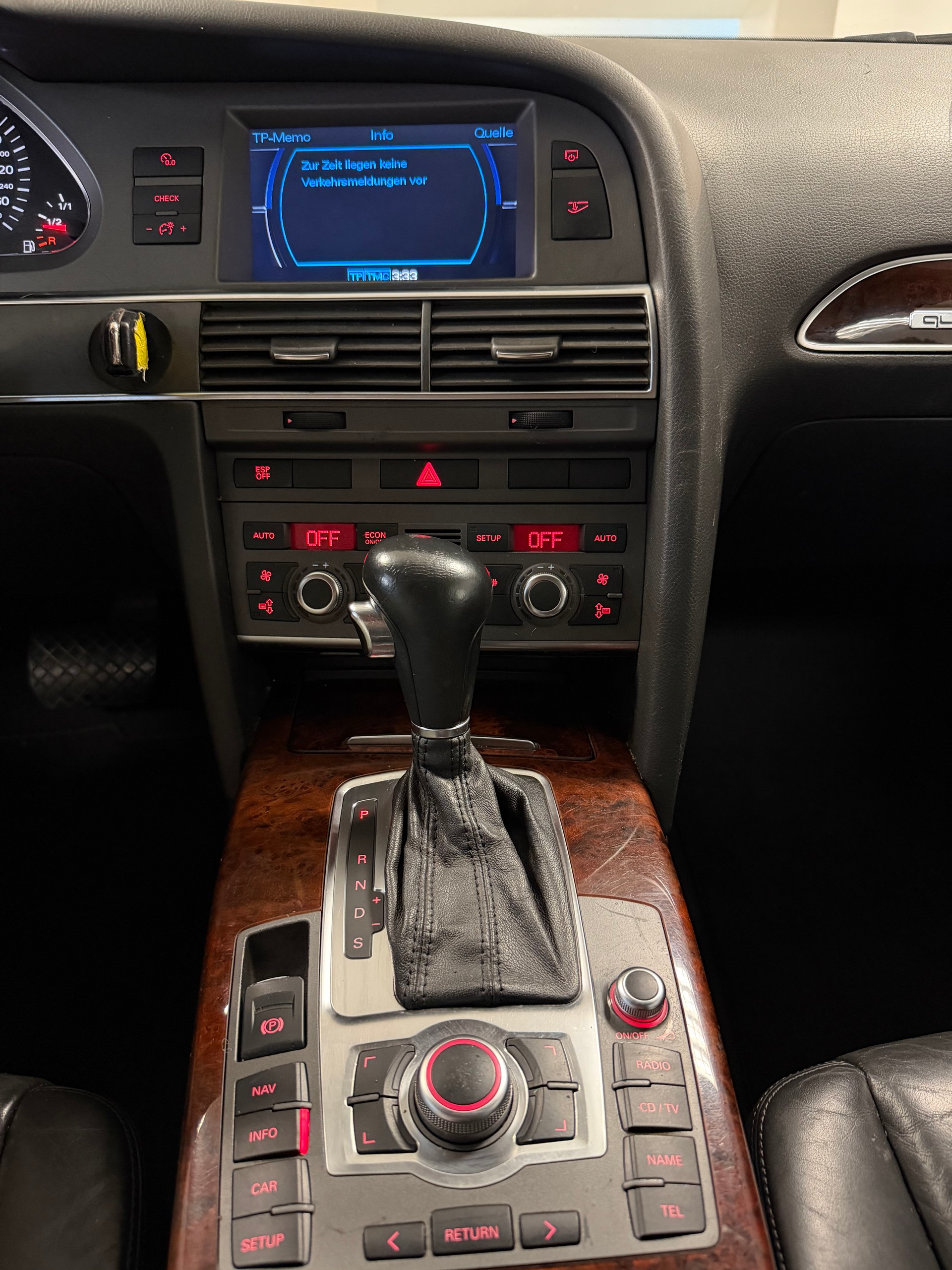 AUDI A6 Limousine 3.0 V6 TDI quattro-image-23