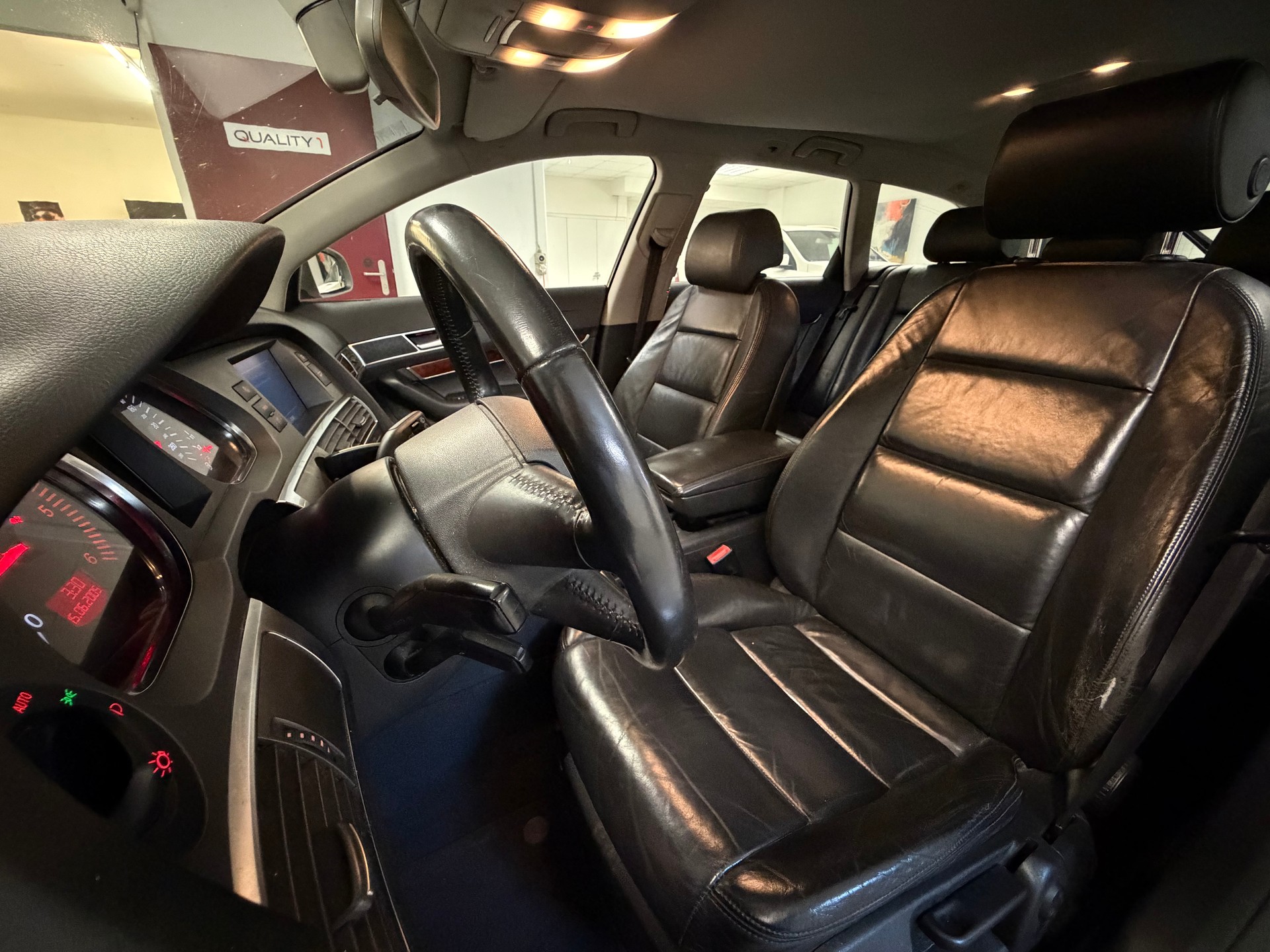 AUDI A6 Limousine 3.0 V6 TDI quattro-image-17