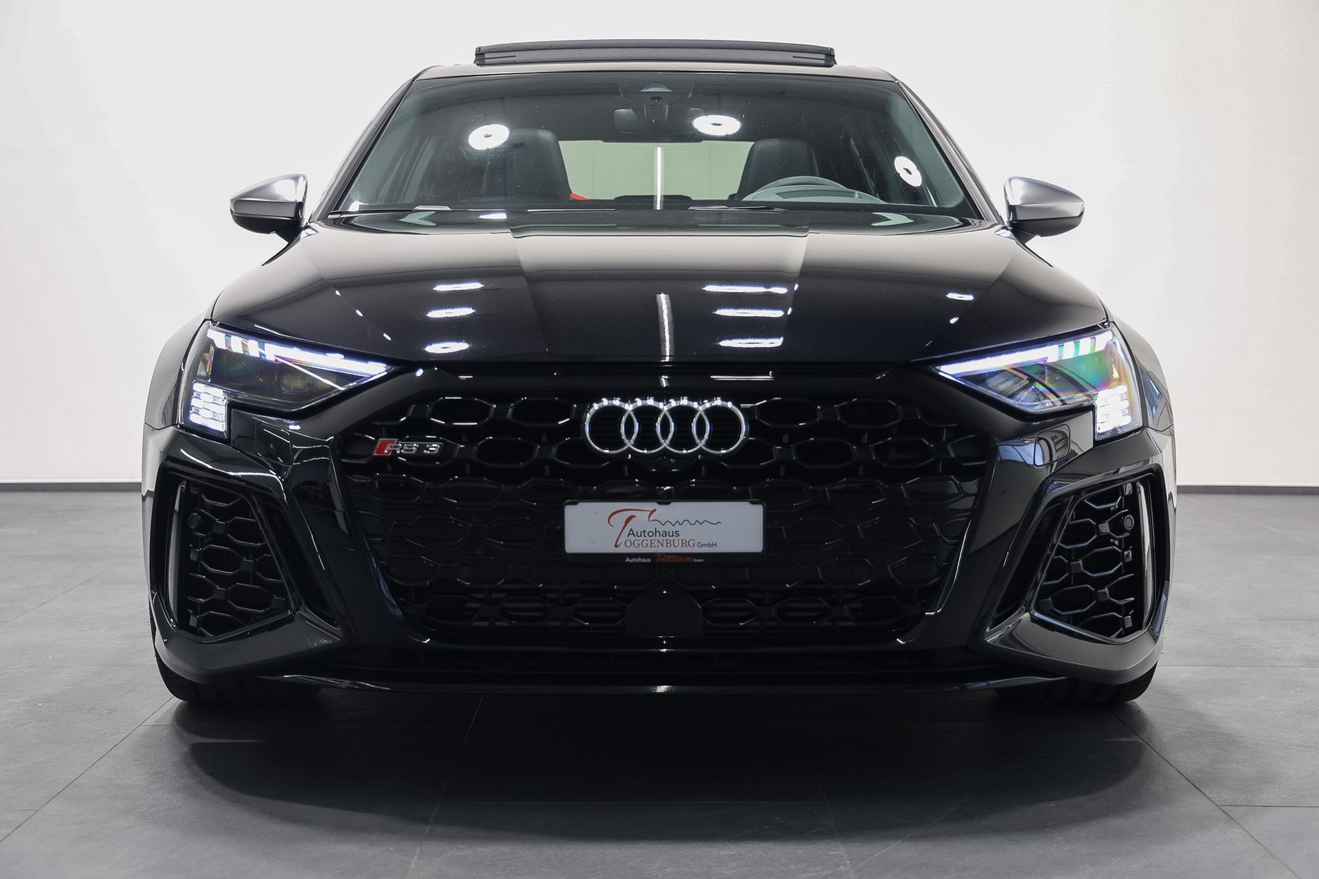 AUDI RS3 Limousine 2.5 TSI quattro S-tronic *Audi Werksgarantie bis 12.2026*-image-5