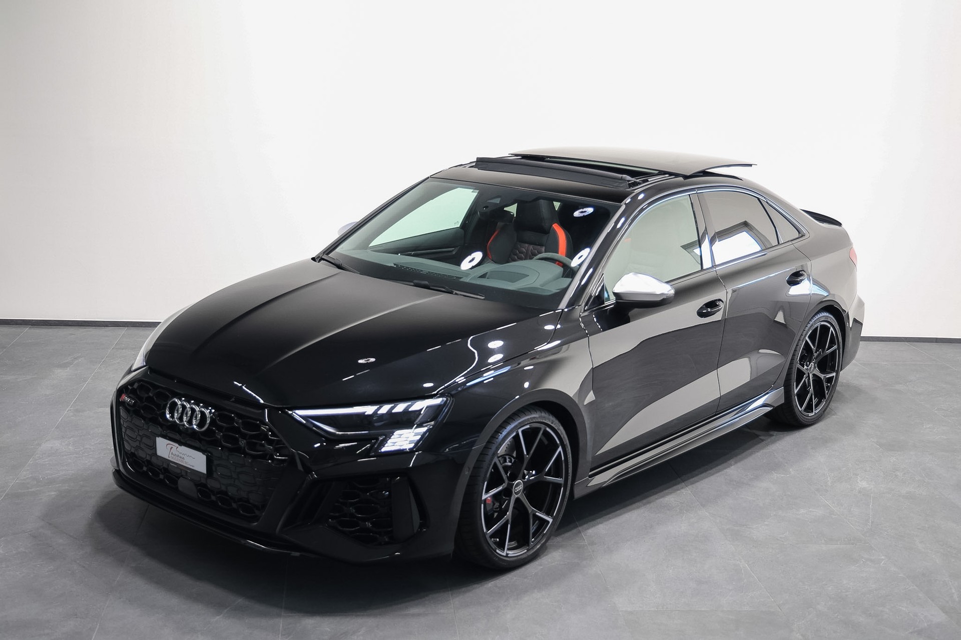 AUDI RS3 Limousine 2.5 TSI quattro S-tronic *Audi Werksgarantie bis 12.2026*-showroom-element-3
