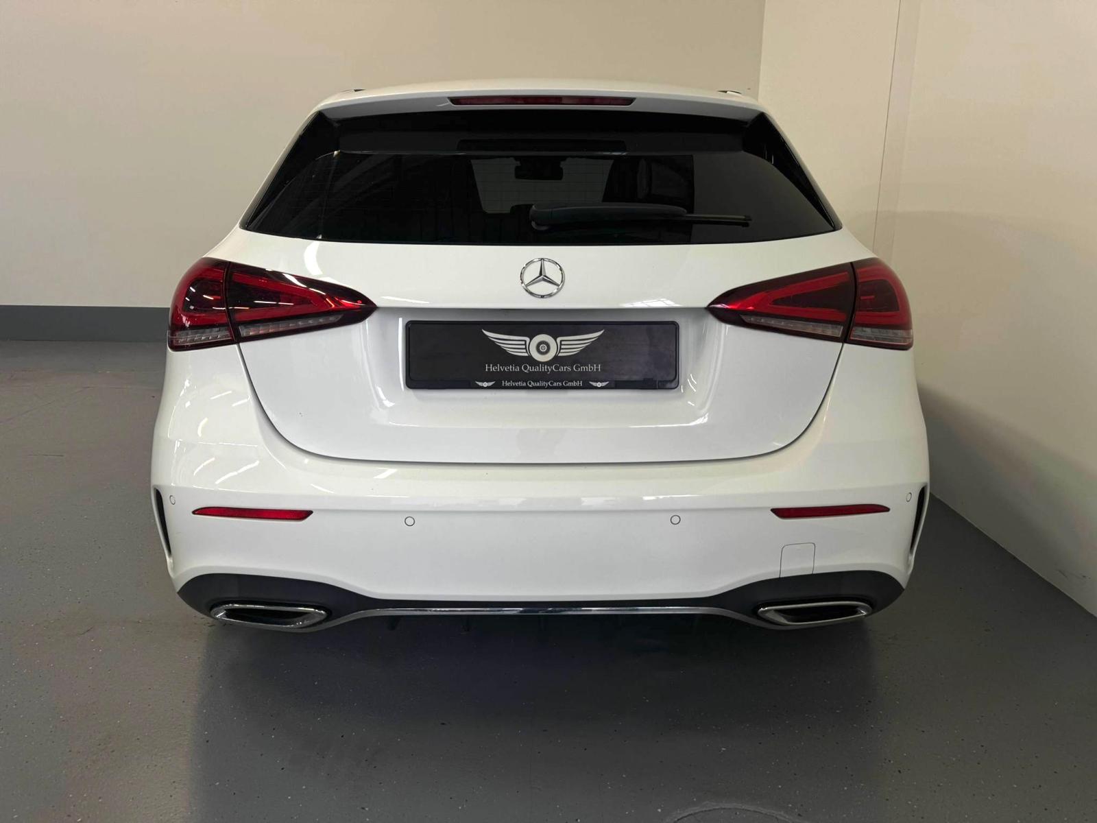 MERCEDES-BENZ A 200 AMG Line 7G-DCT-image-11
