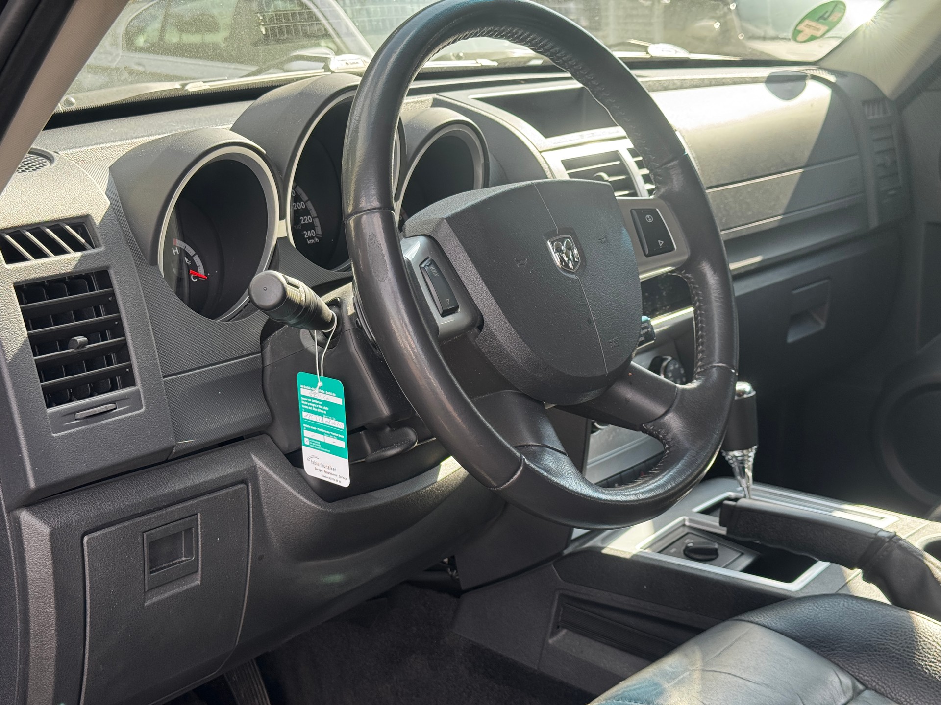 DODGE NITRO-image-13