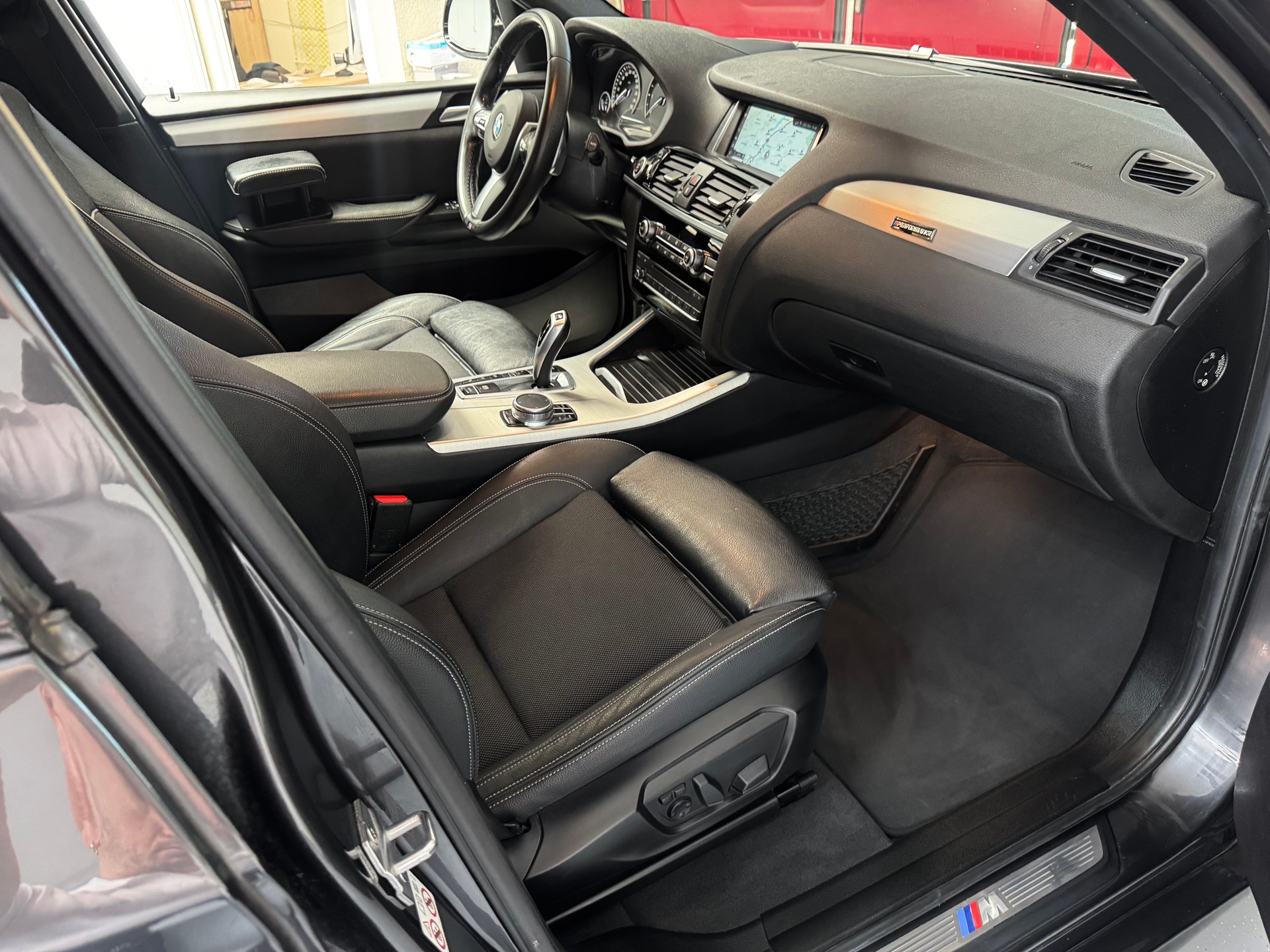 BMW X4 xDrive 20d M Sport Steptronic-image-19
