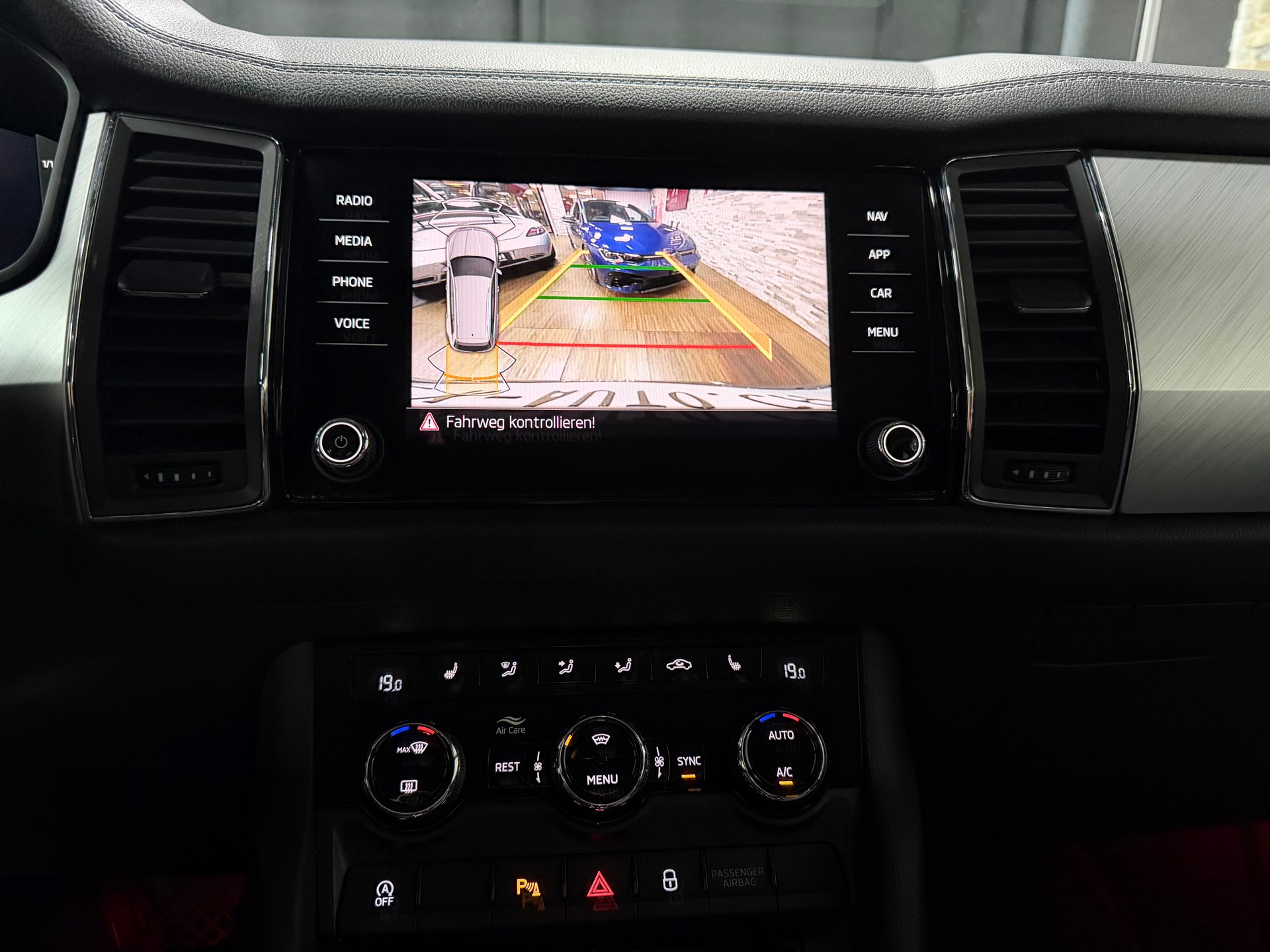 SKODA Kodiaq 2.0 TDI CR Ambition 4x4 DSG-image-18