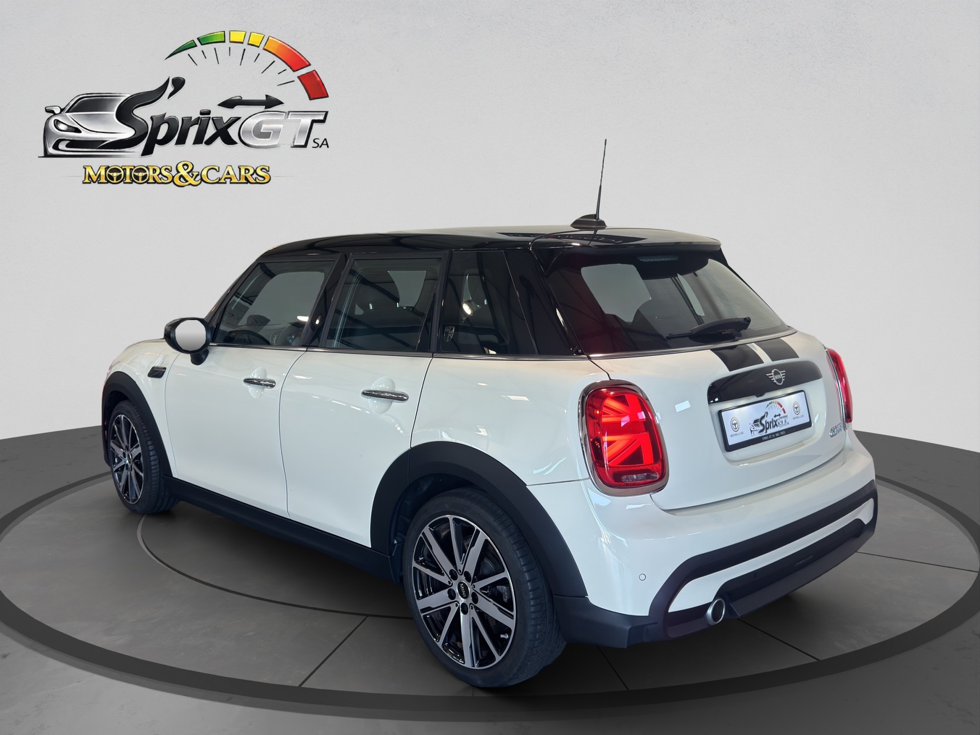 MINI Cooper Steptronic DKG-showroom-element-2