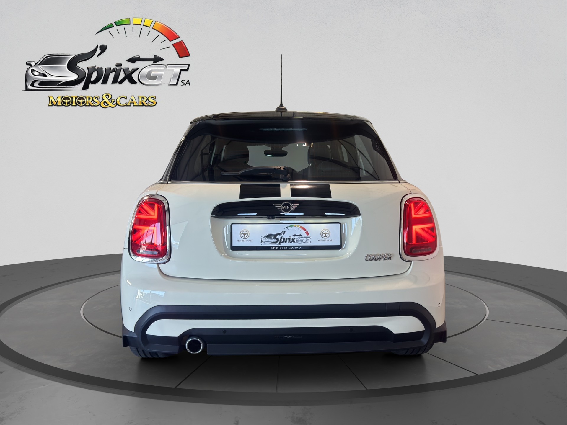 MINI Cooper Steptronic DKG-showroom-element-3