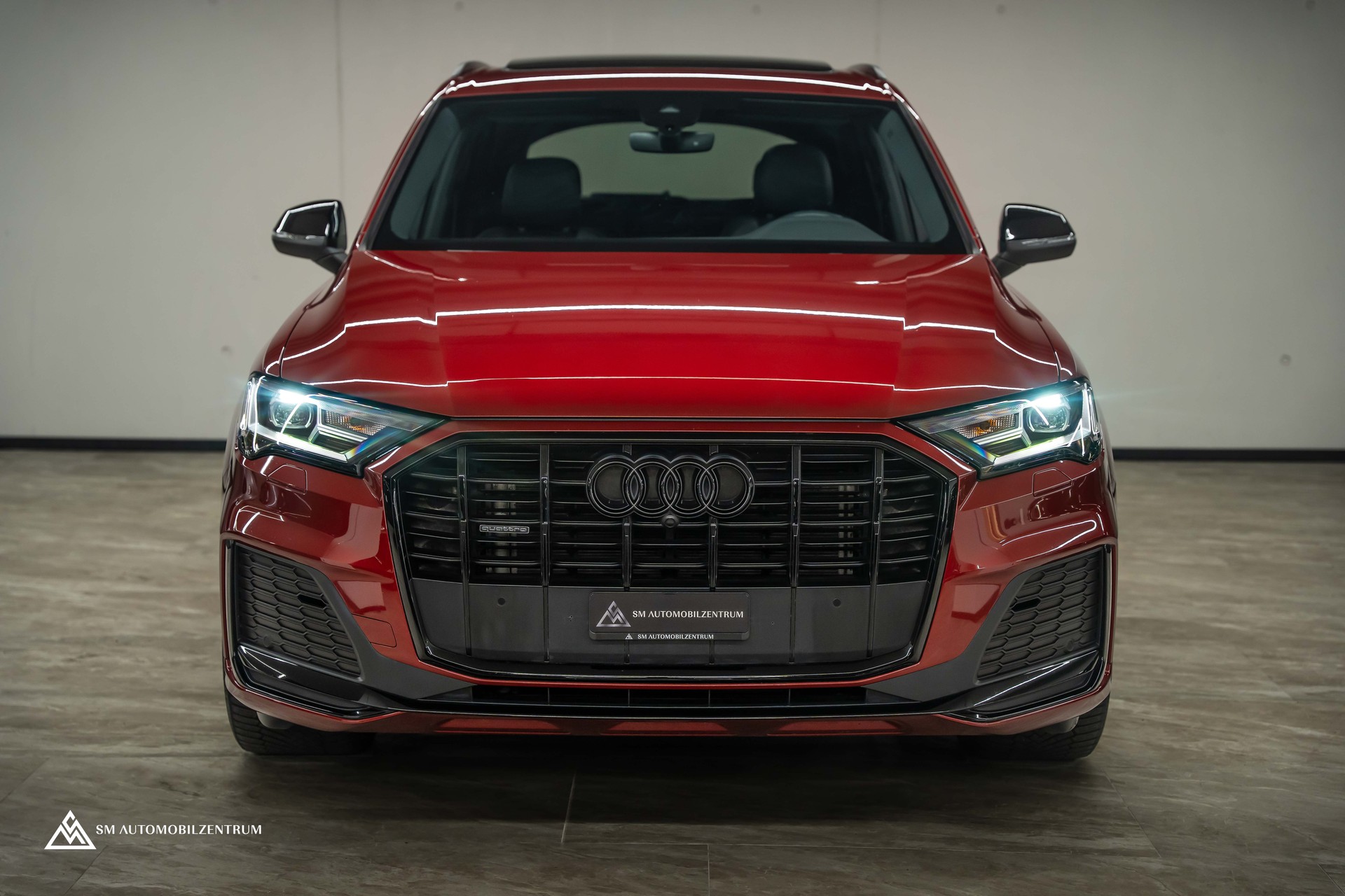 AUDI Q7 3.0 50 TDI S Line quattro T-Tronic / Panorama / Standheizung- / Lüftung / 22" Räder-showroom-element-2