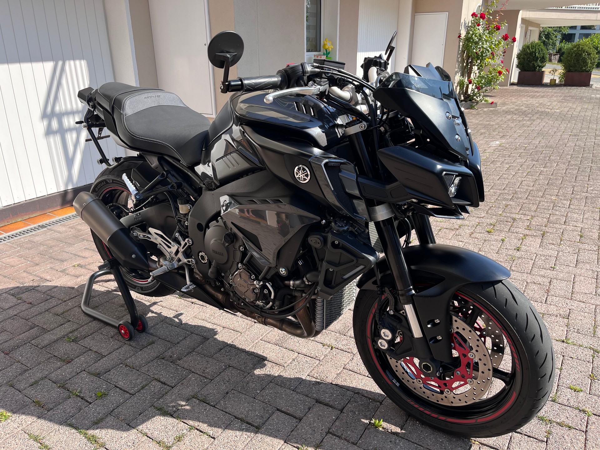 YAMAHA MT-10 ABS-image-2