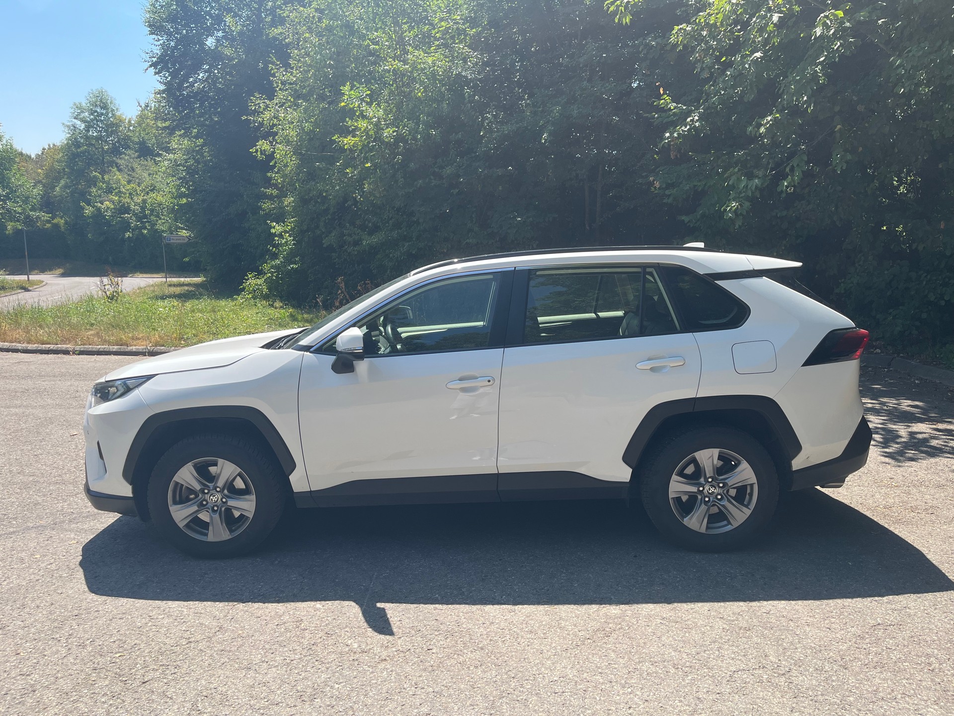 TOYOTA RAV-4-showroom-element-2