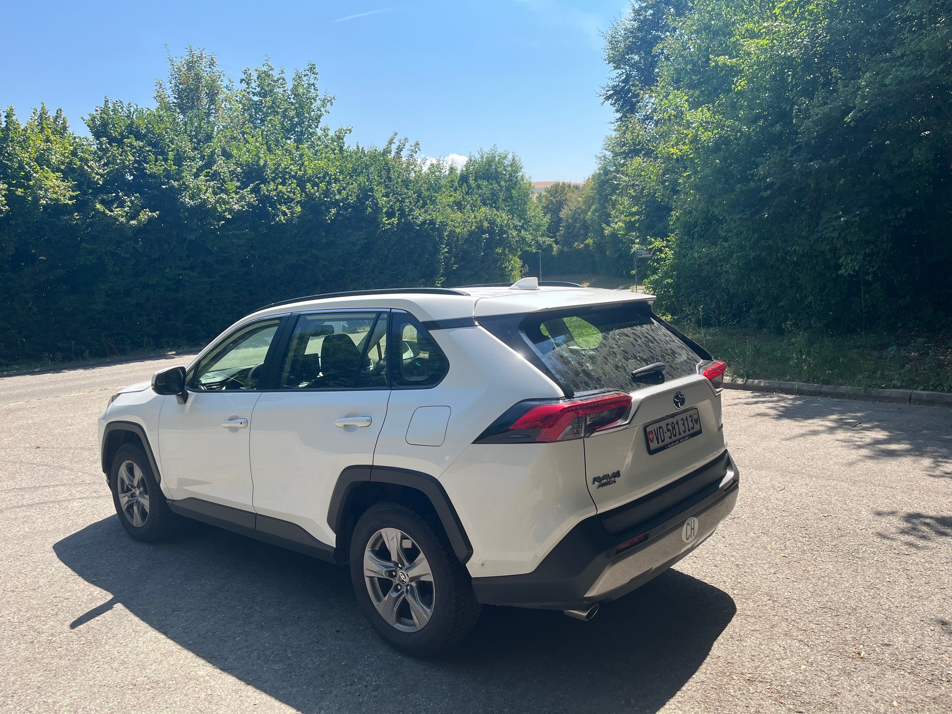 TOYOTA RAV-4-showroom-element-3