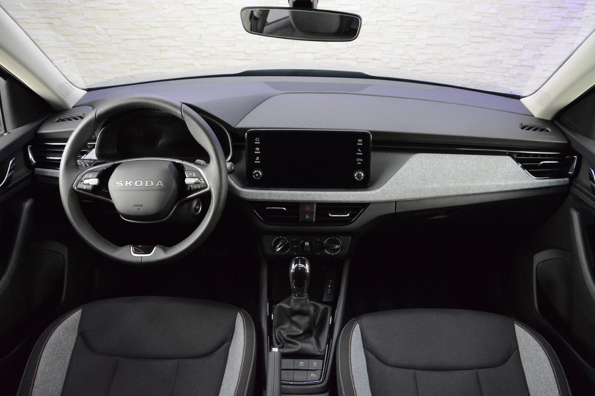 SKODA Kamiq 1.0 TSI Selection DSG-image-11