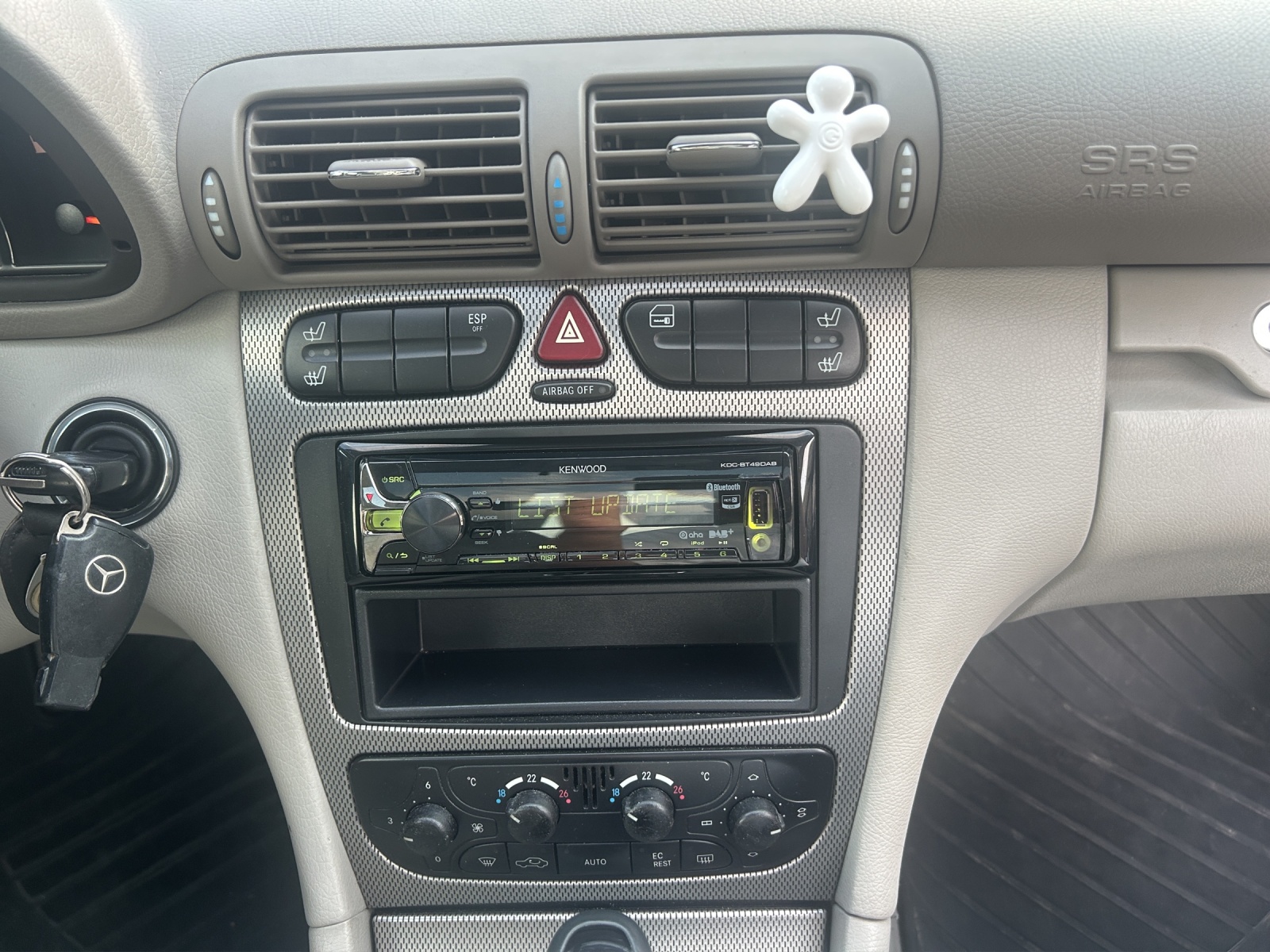 MERCEDES-BENZ C 200 Kompressor-image-13