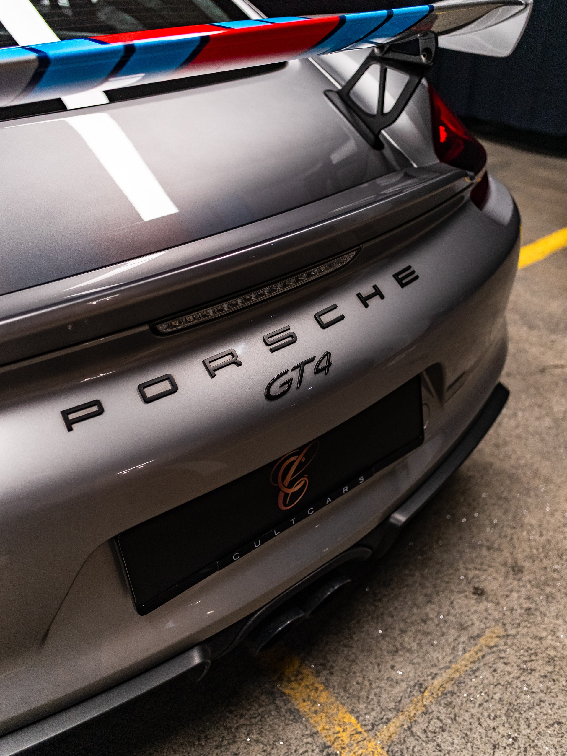 PORSCHE Cayman GT4-image-26