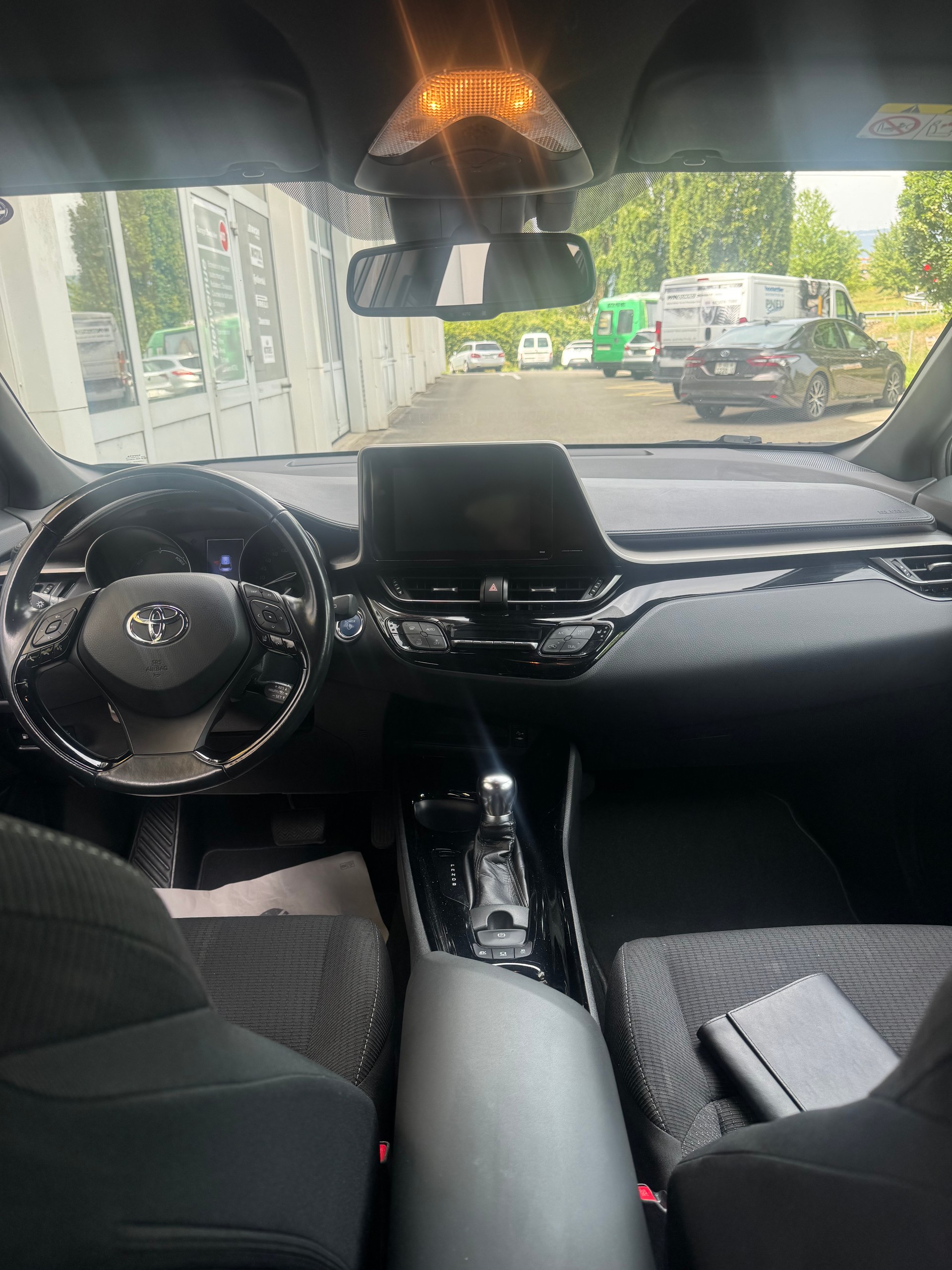 TOYOTA C-HR 1.8 HSD Limited CVT-image-4