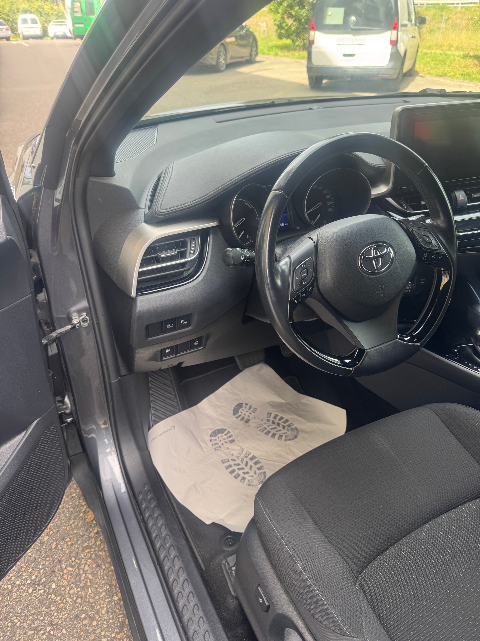 TOYOTA C-HR 1.8 HSD Limited CVT-image-5