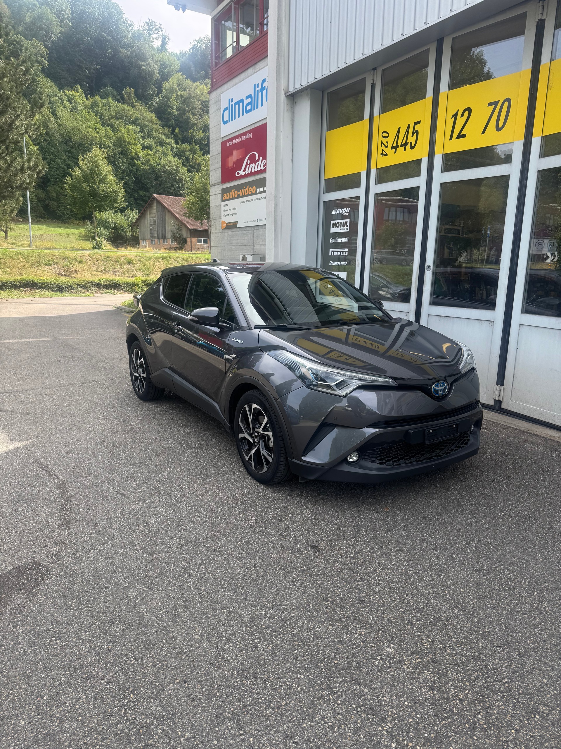 TOYOTA C-HR 1.8 HSD Limited CVT-image-1